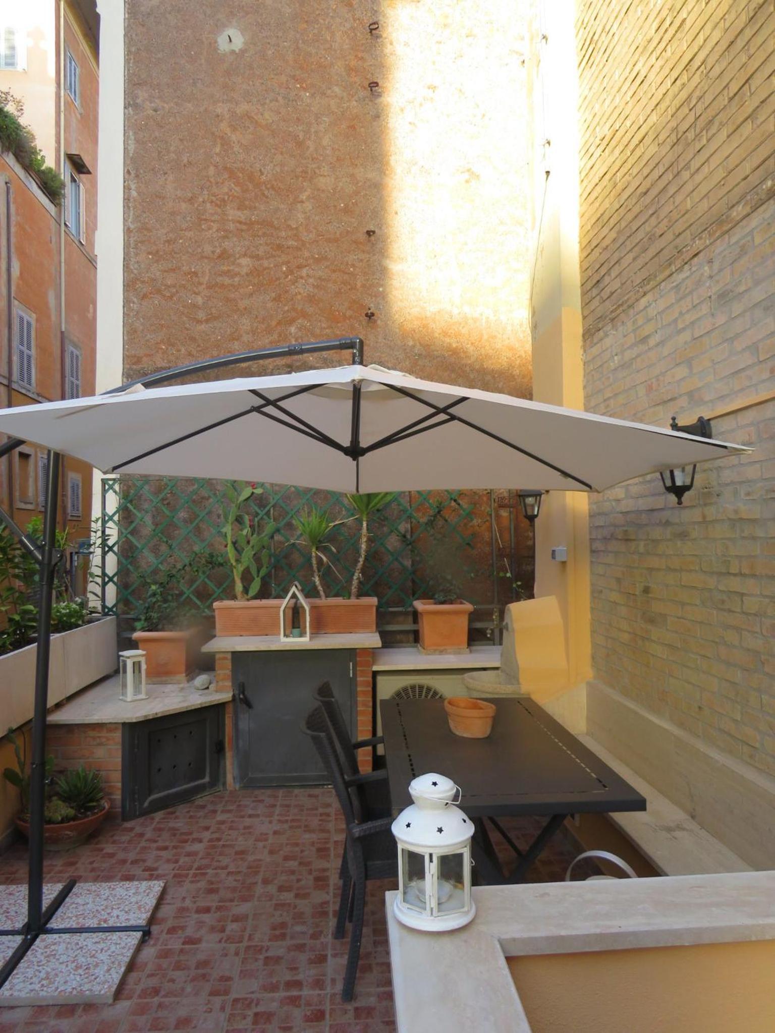 Terrace in Monti44a