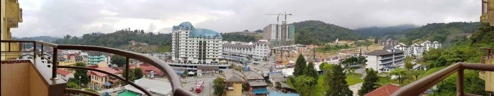 Crown Imperial Court Apartment (Madam Ng)1 photo 3
