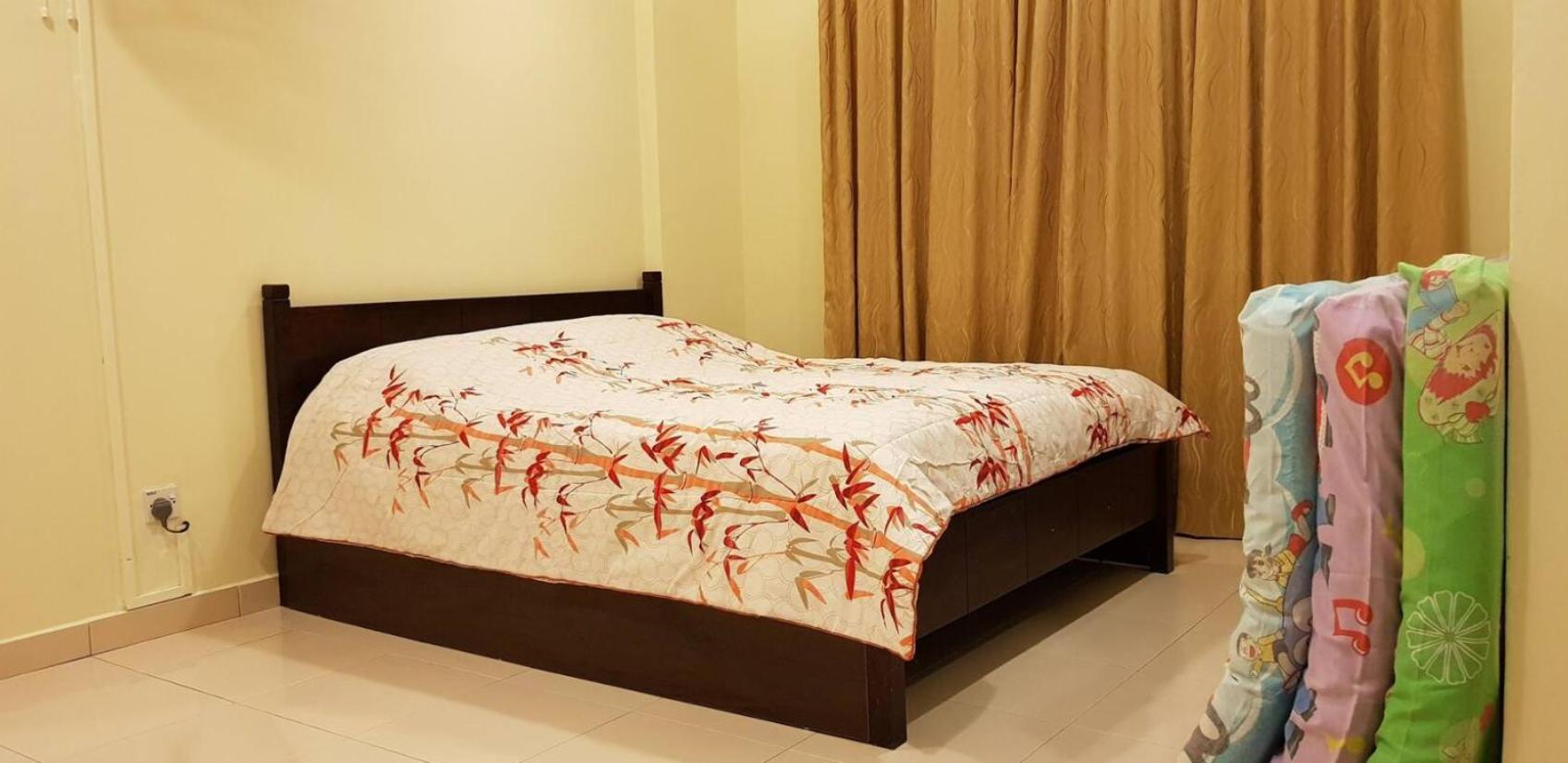 Crown Imperial Court Apartment (Madam Ng)1 view 3