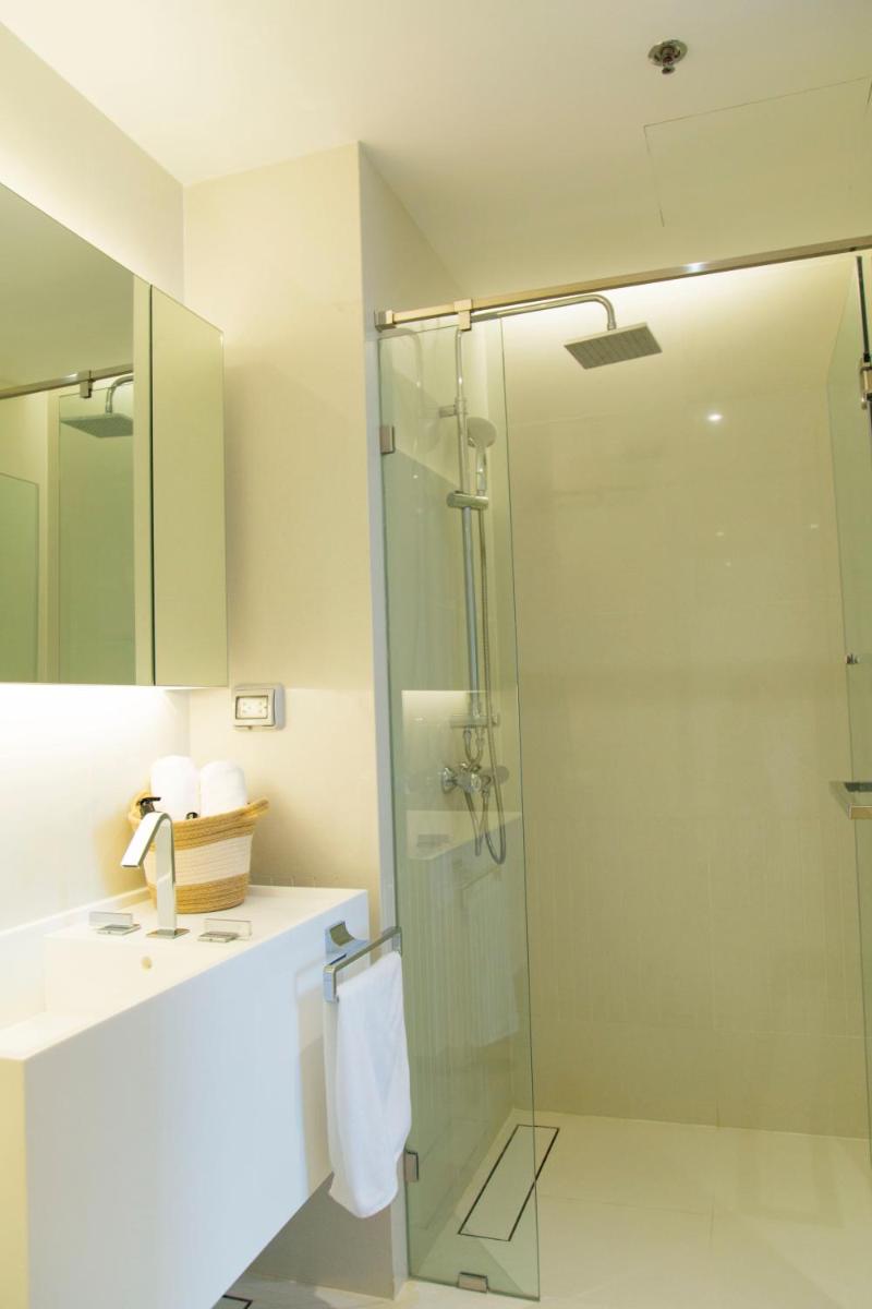 Circle Sukhumvit 11#Luxury#Pool#Gym#BTS Nana&MRT Sukhumvit#1BR#Max2ppl