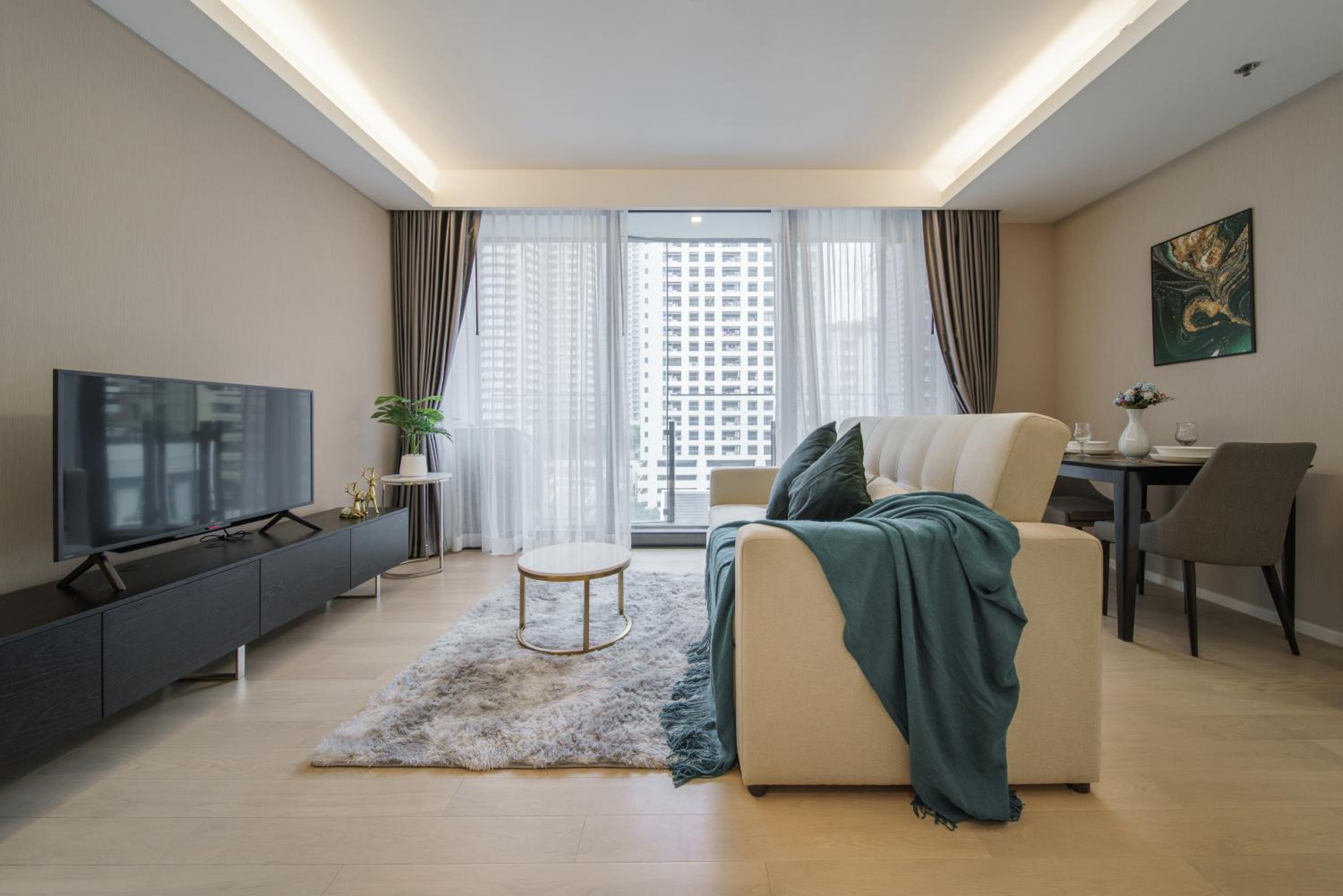 Circle Sukhumvit 11#Luxury#Pool#Gym#BTS Nana&MRT Sukhumvit#1BR#Max2ppl