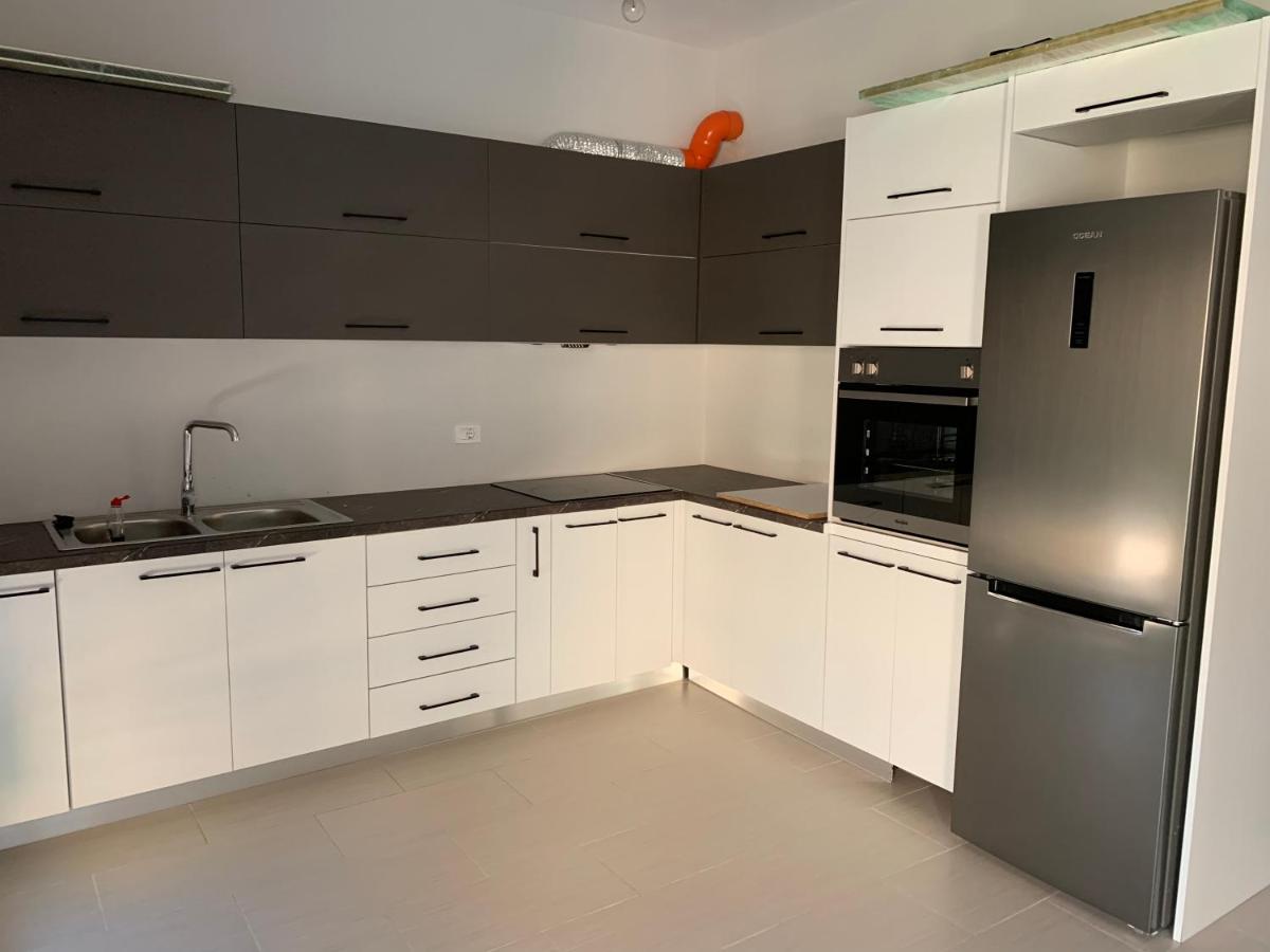 Lovely and spacious 2-bed room home in great location