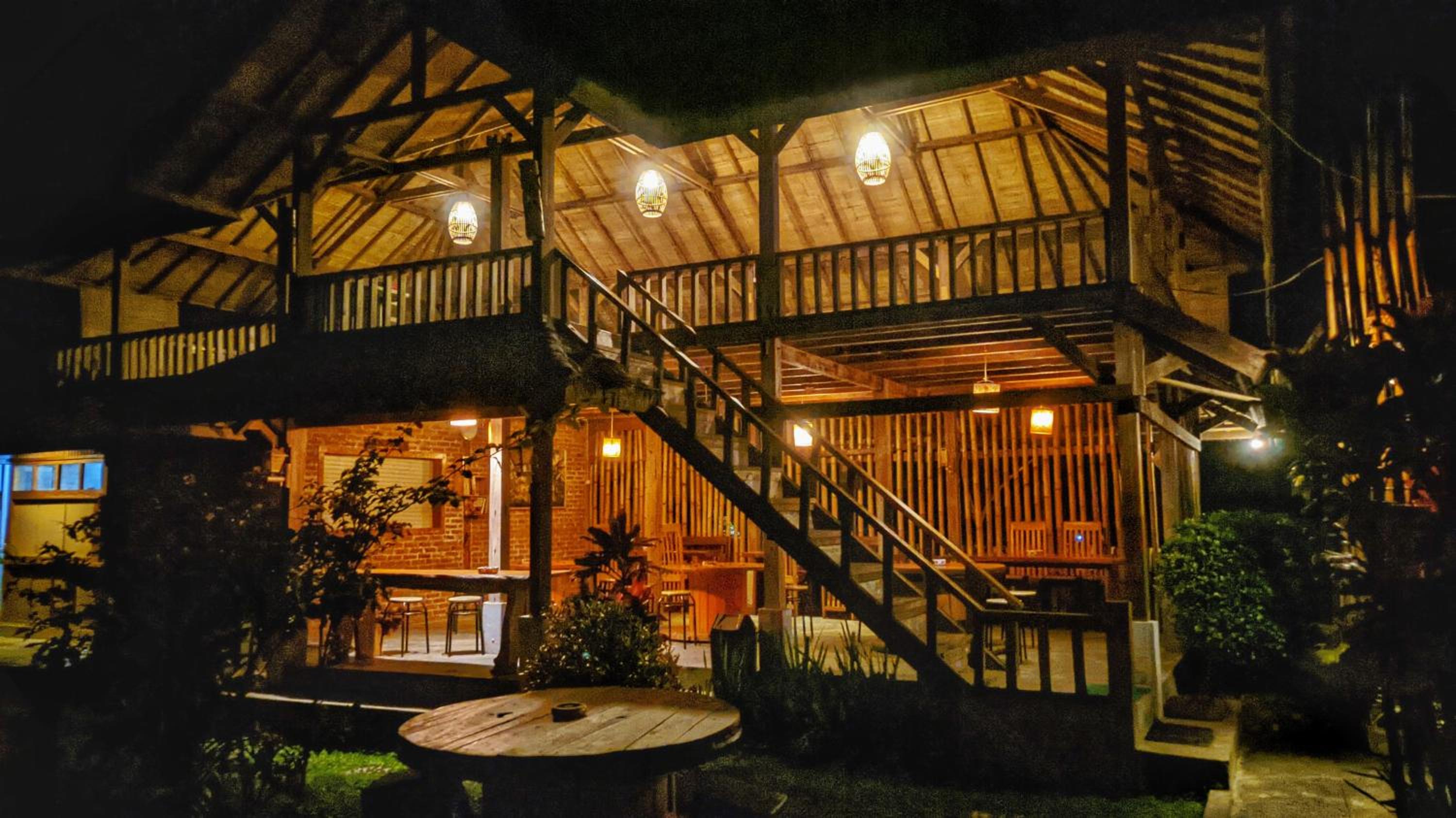 Hotel Peraja Bungalows Loyok