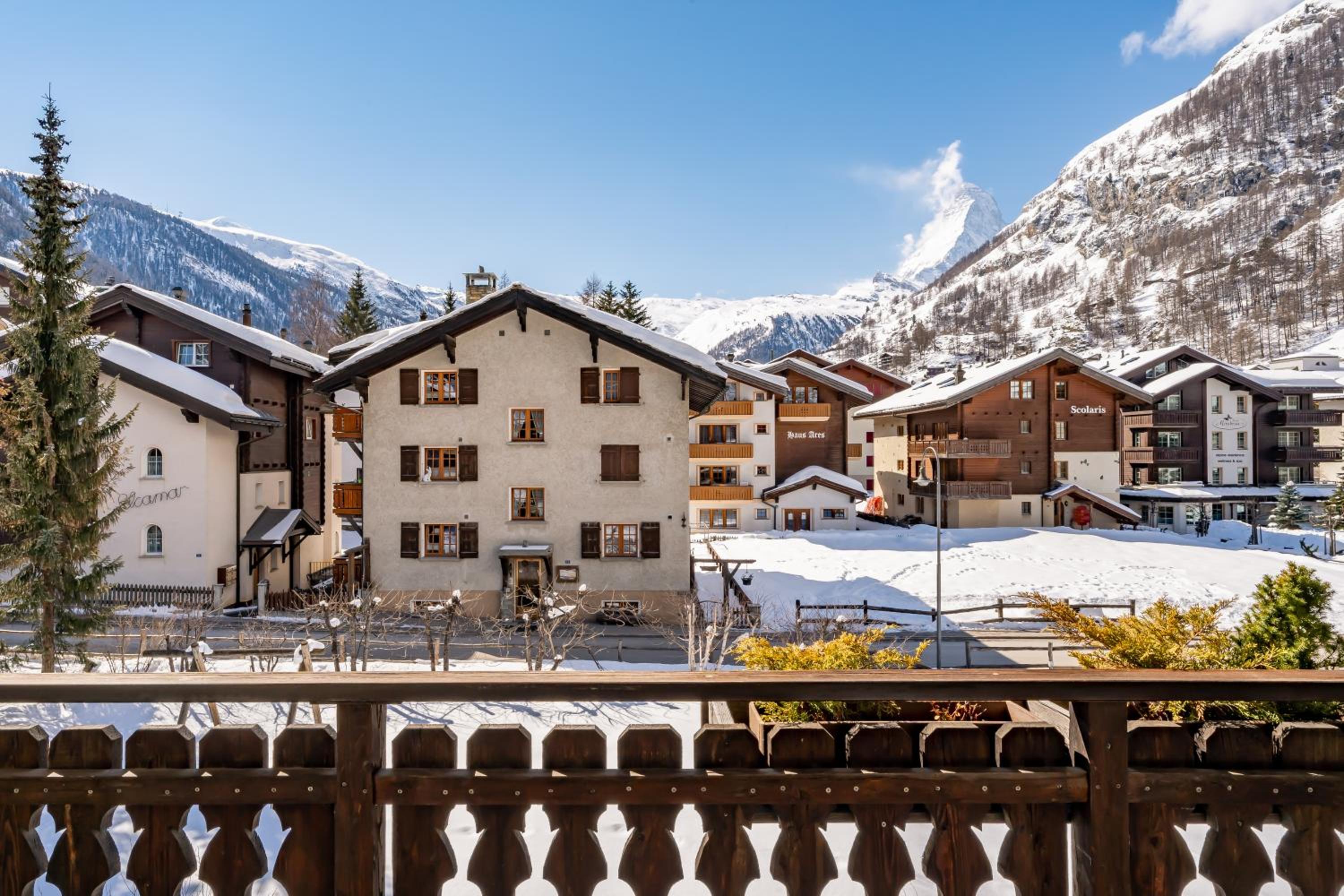 Haus Zer Weidu view 3