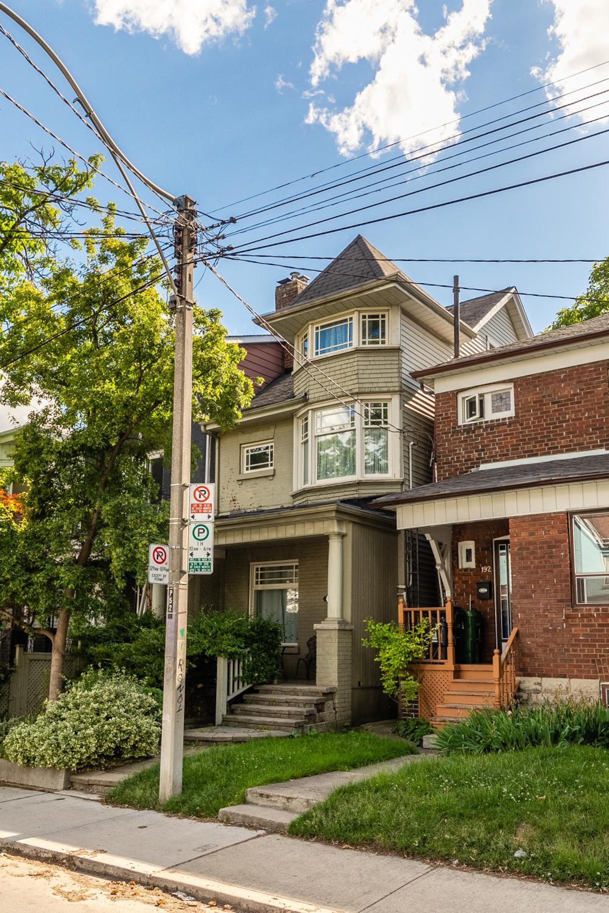 Cozy 5 Bedroom House in Downtown Toronto by GLOBALSTAY — Toronto
