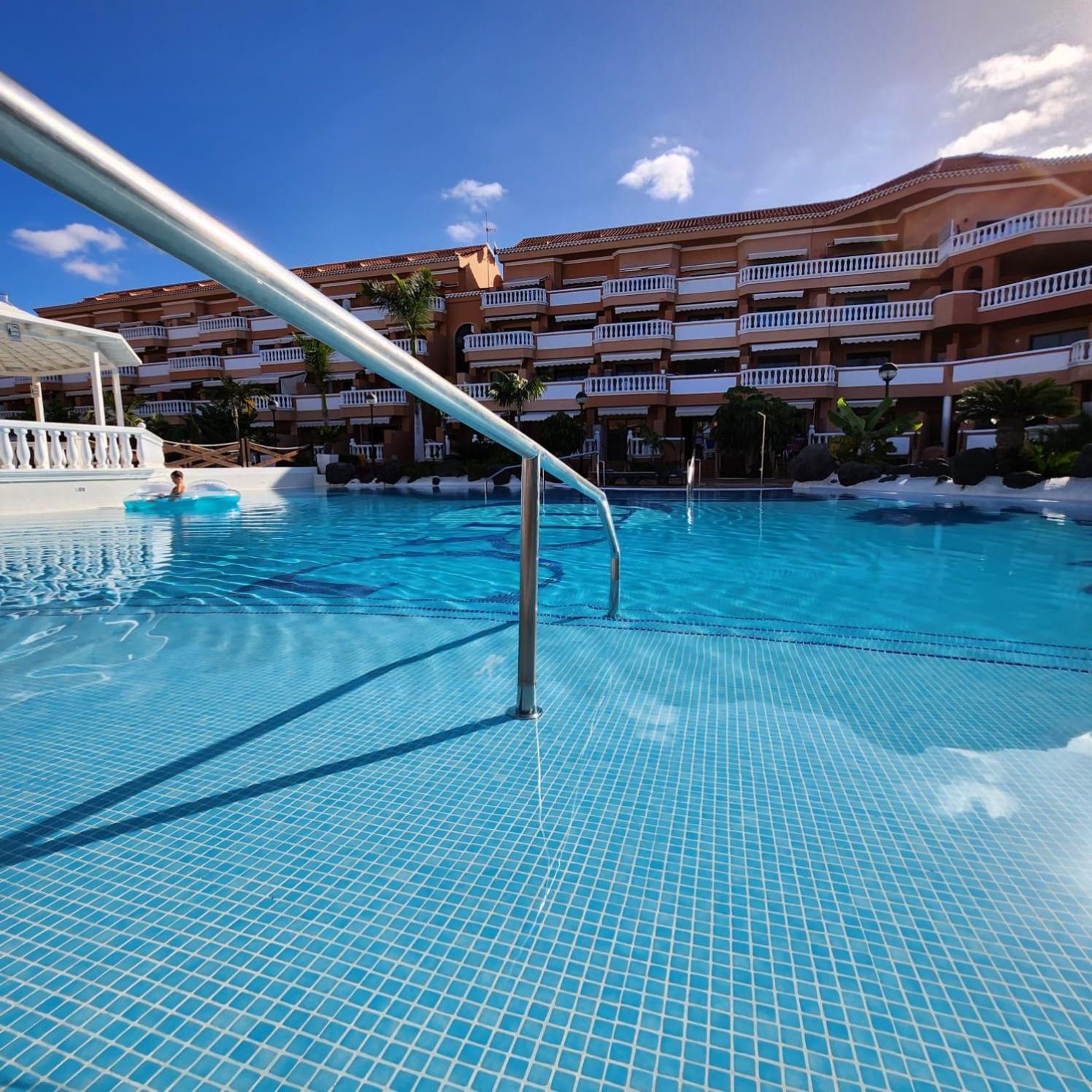 TENERIFE HOLIDAYS DELUXE, Royal Garden, Las Americas