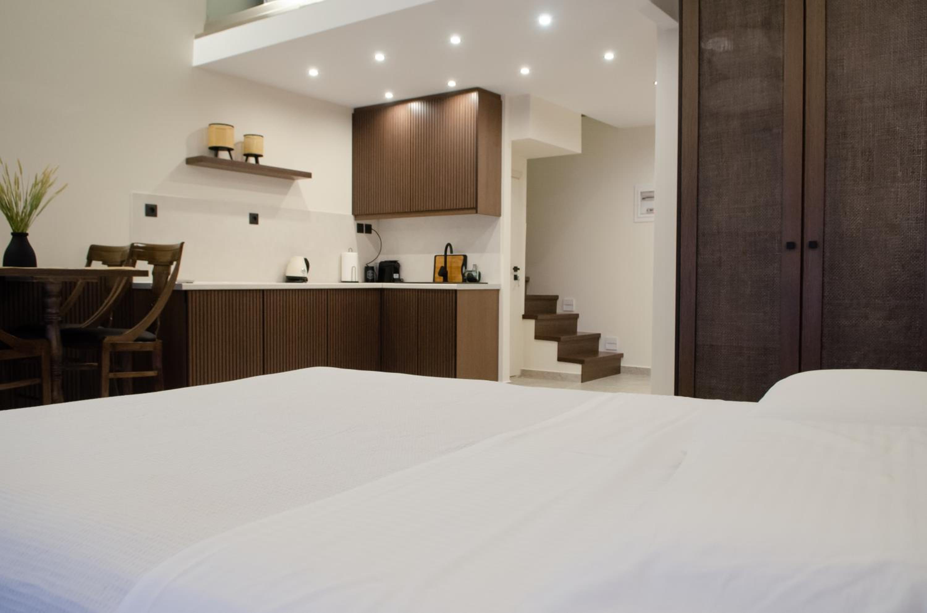 Leone suites