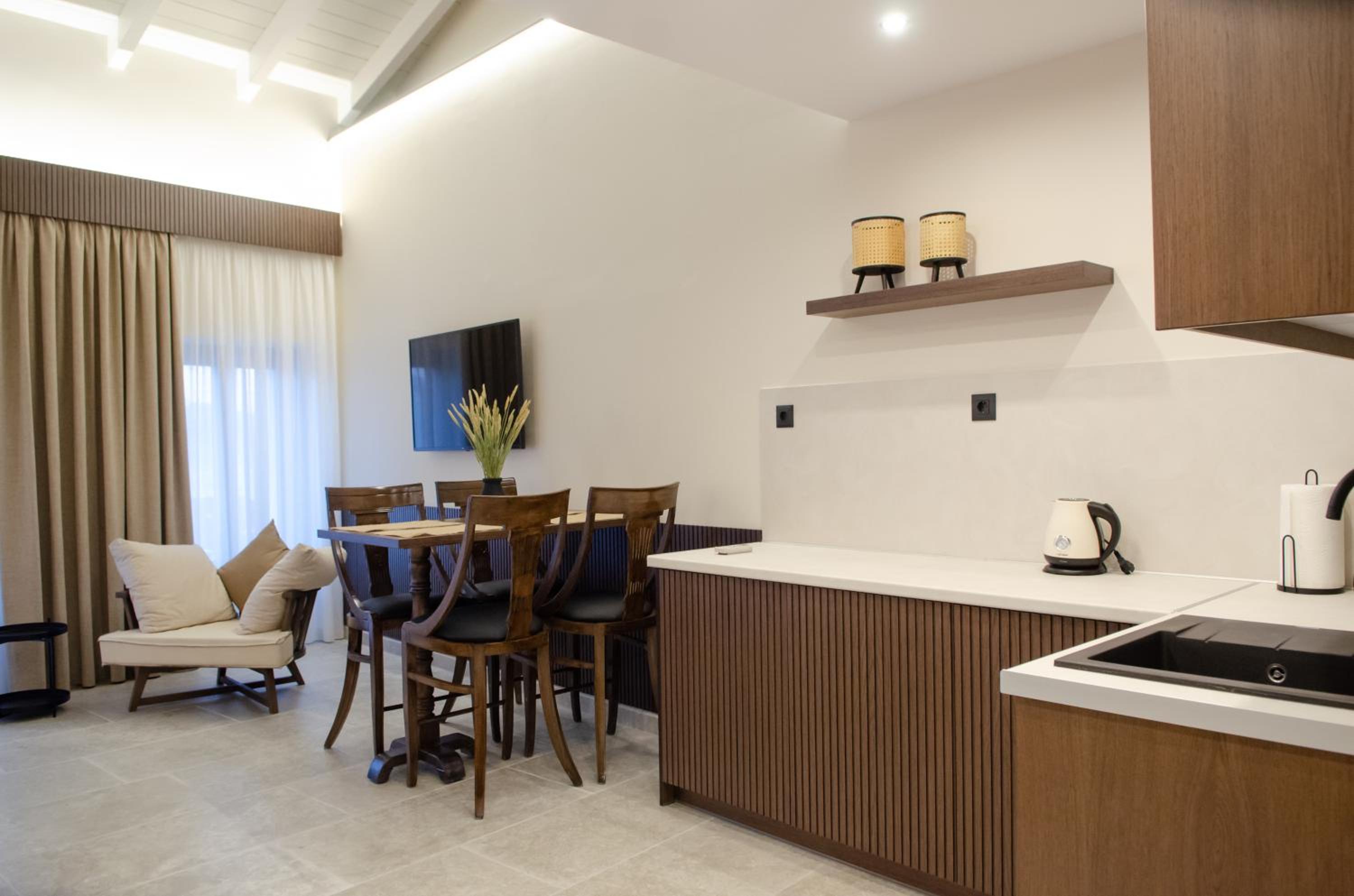 Leone suites