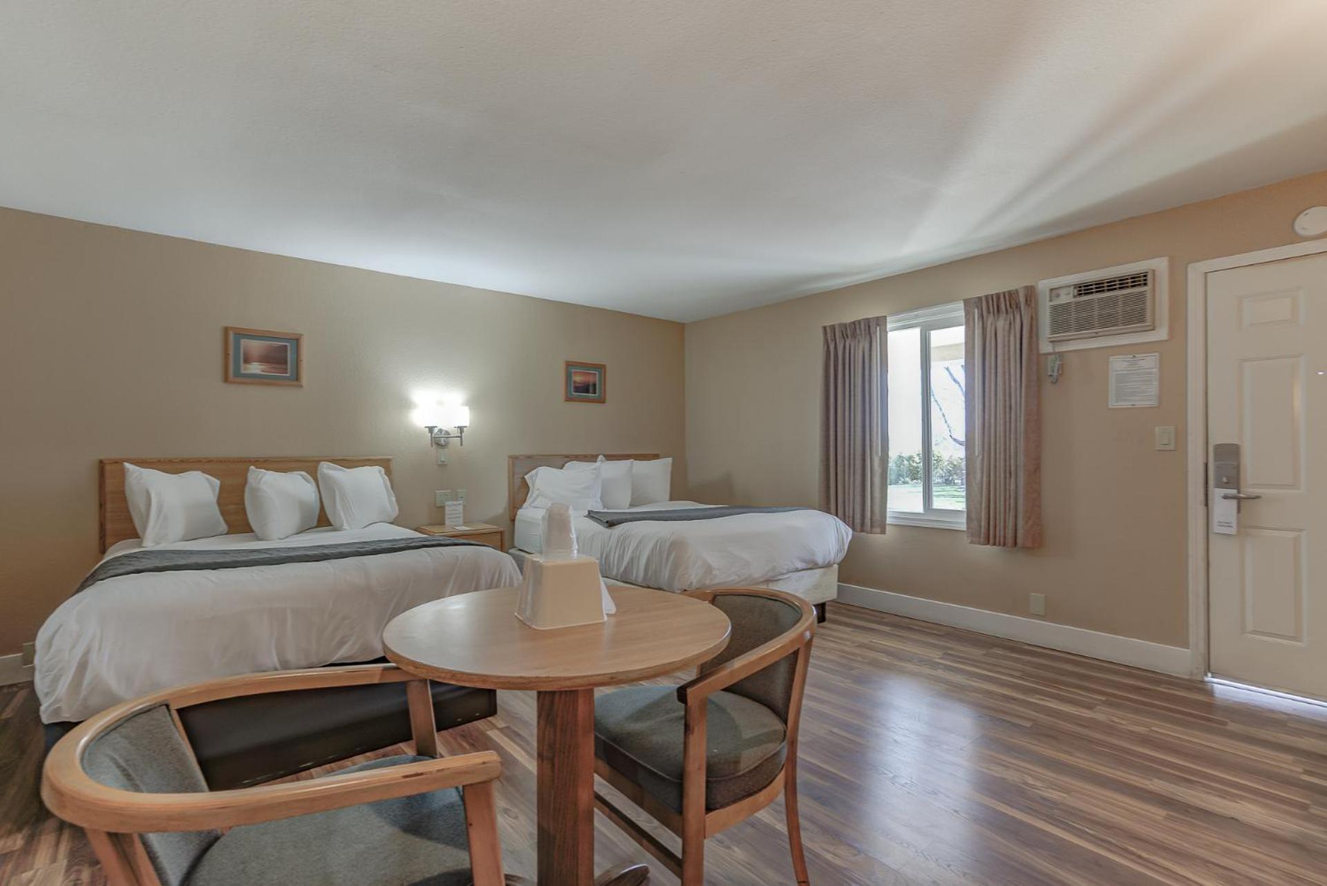 Shasta Pines Motel & Suites