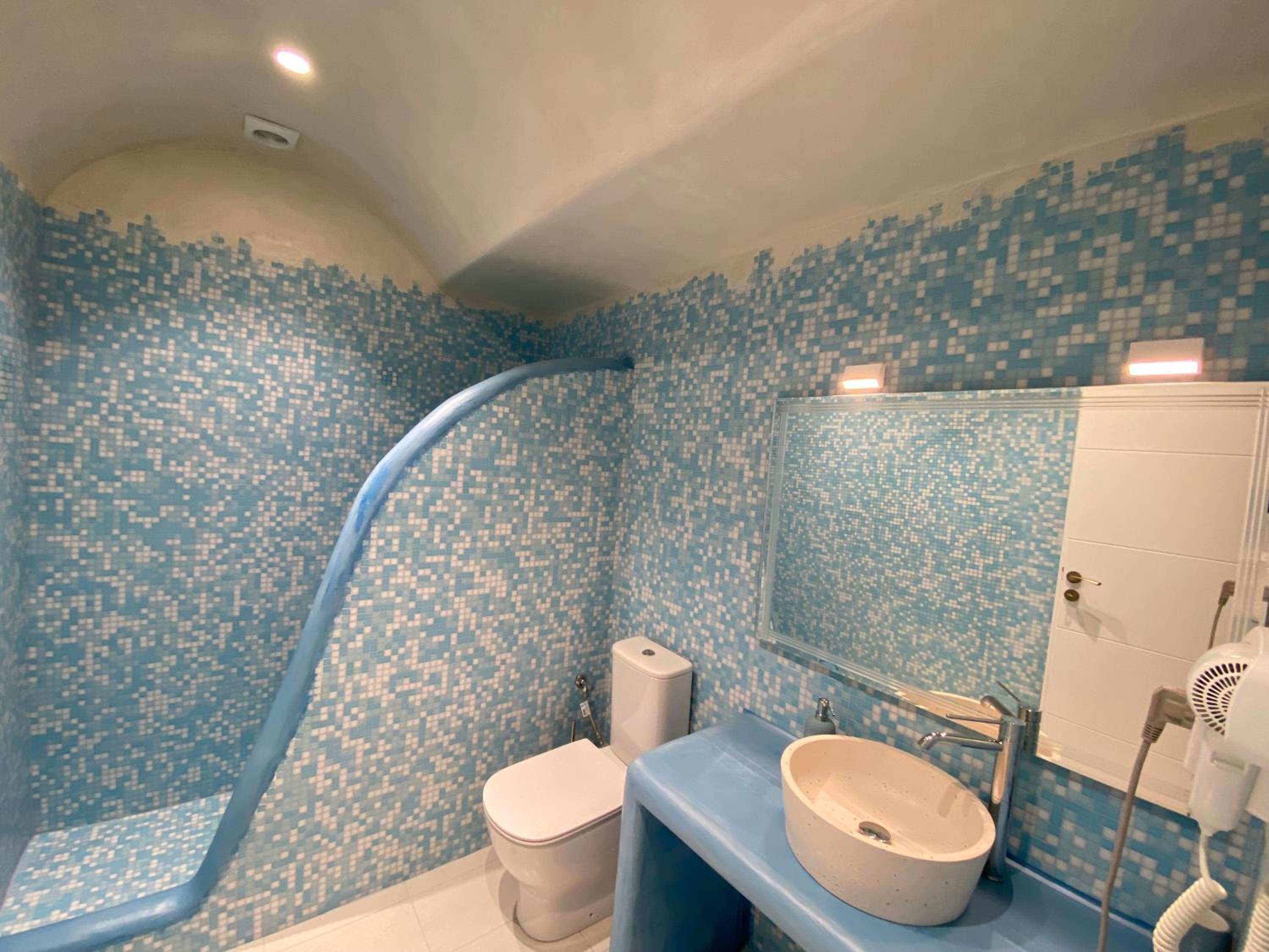 ENA suites Santorini