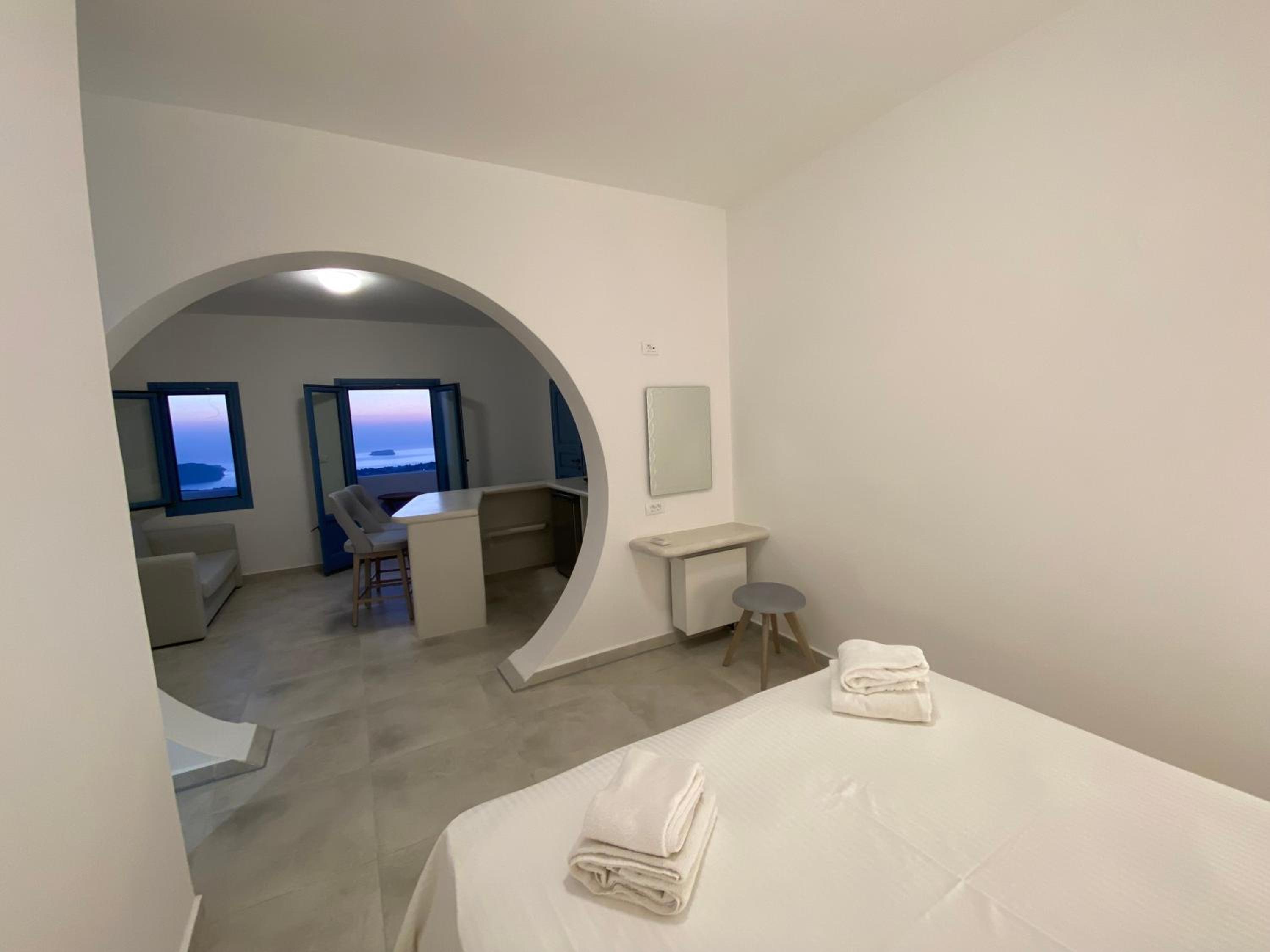 ENA suites Santorini