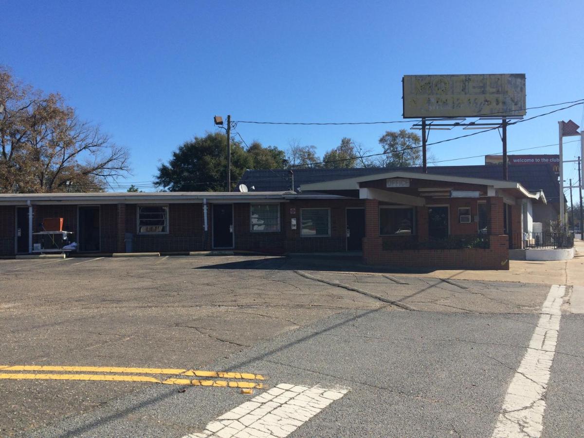 Marianna Vacations - Best Value Inn Motel Sandusky - Property Image 23