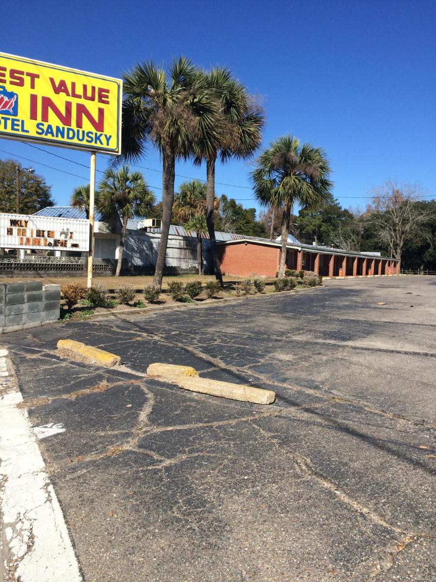 Marianna Vacations - Best Value Inn Motel Sandusky - Property Image 24