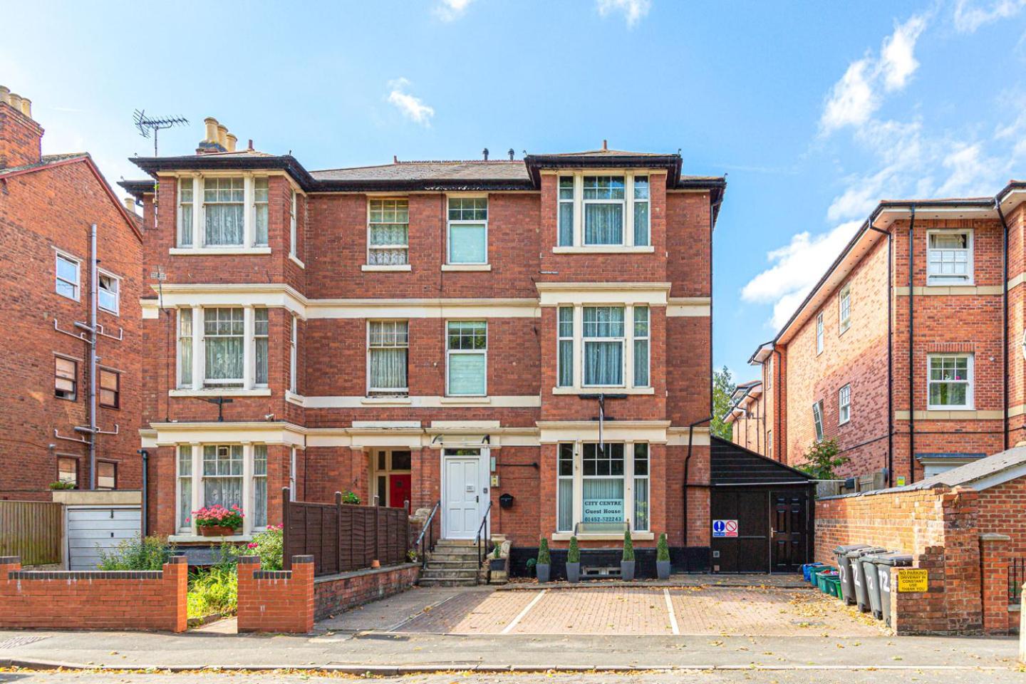 City Centre Guest House - Gloucester Park view 2