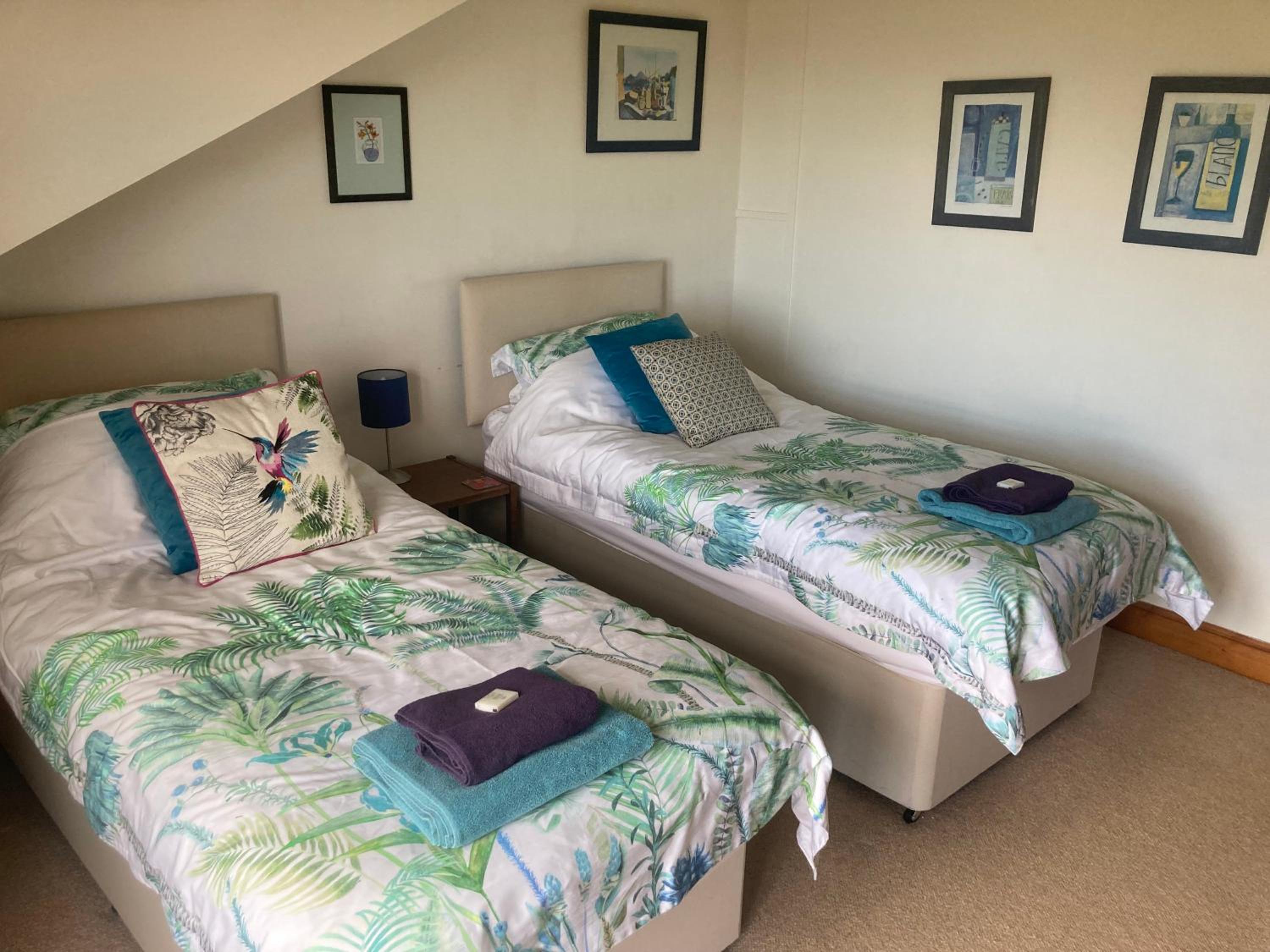 Midkinleith Farm Holiday Cottage view 3