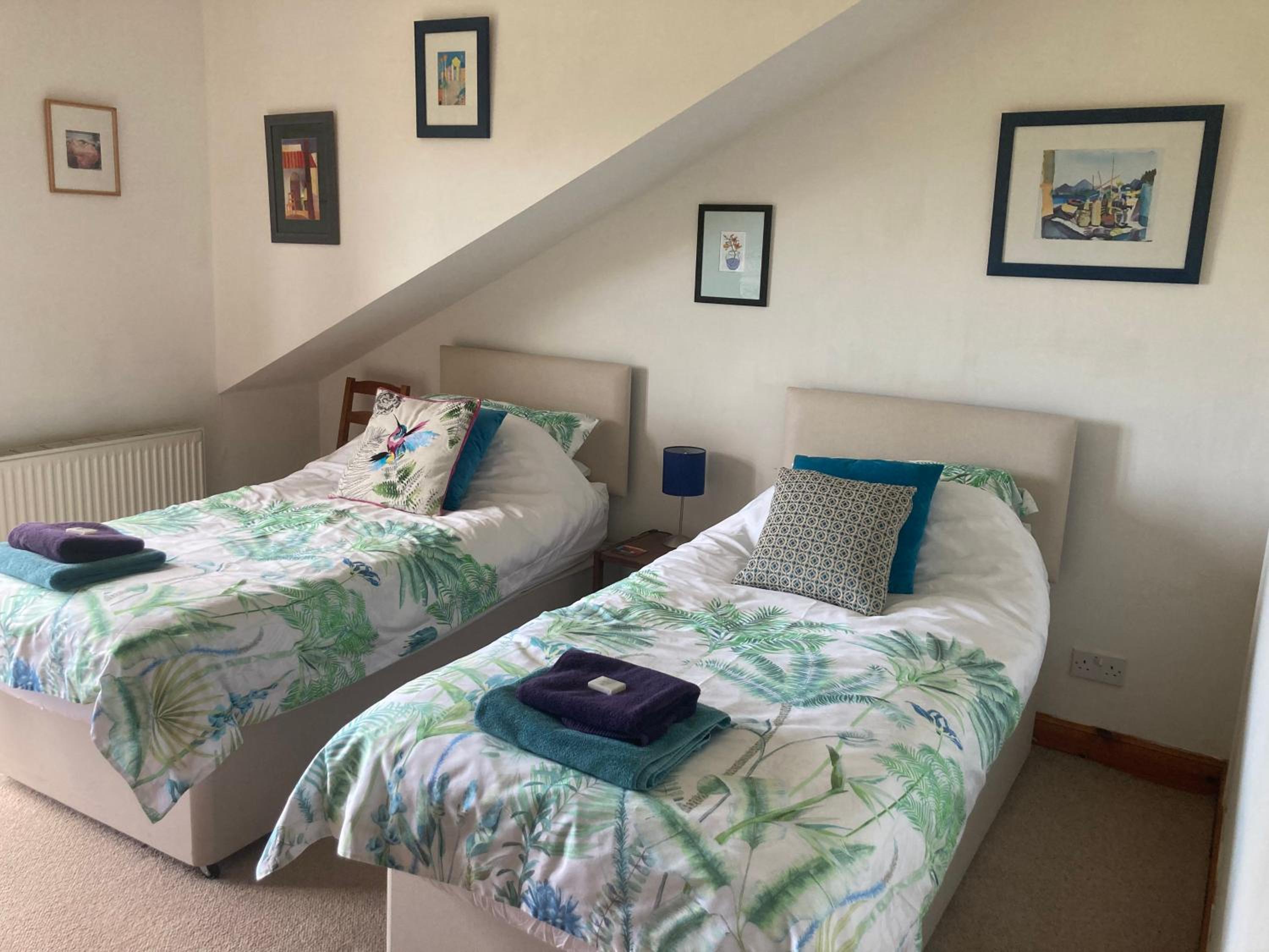 Midkinleith Farm Holiday Cottage view 4