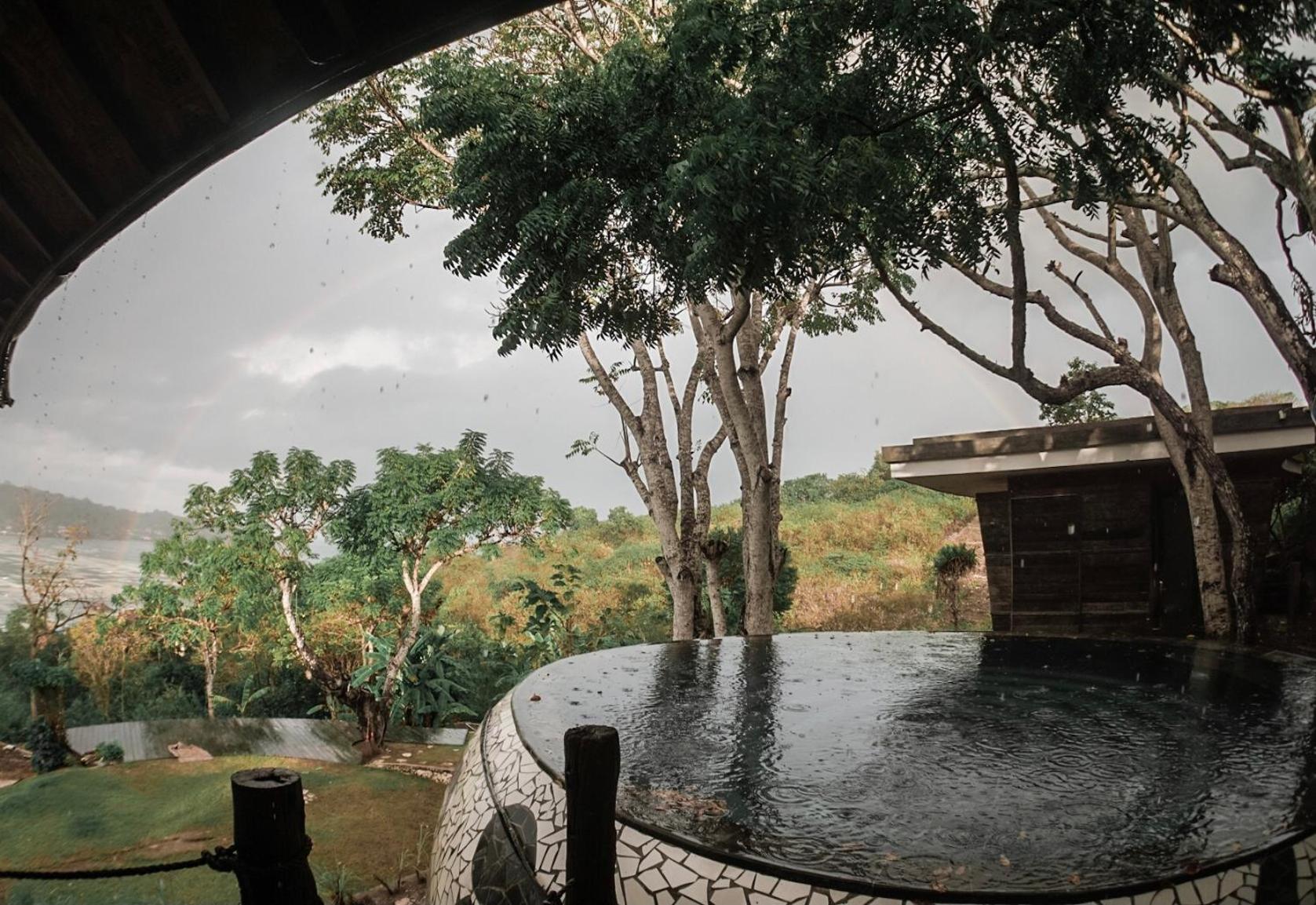 Bong Lux Hostel Nusa Lembongan view 5