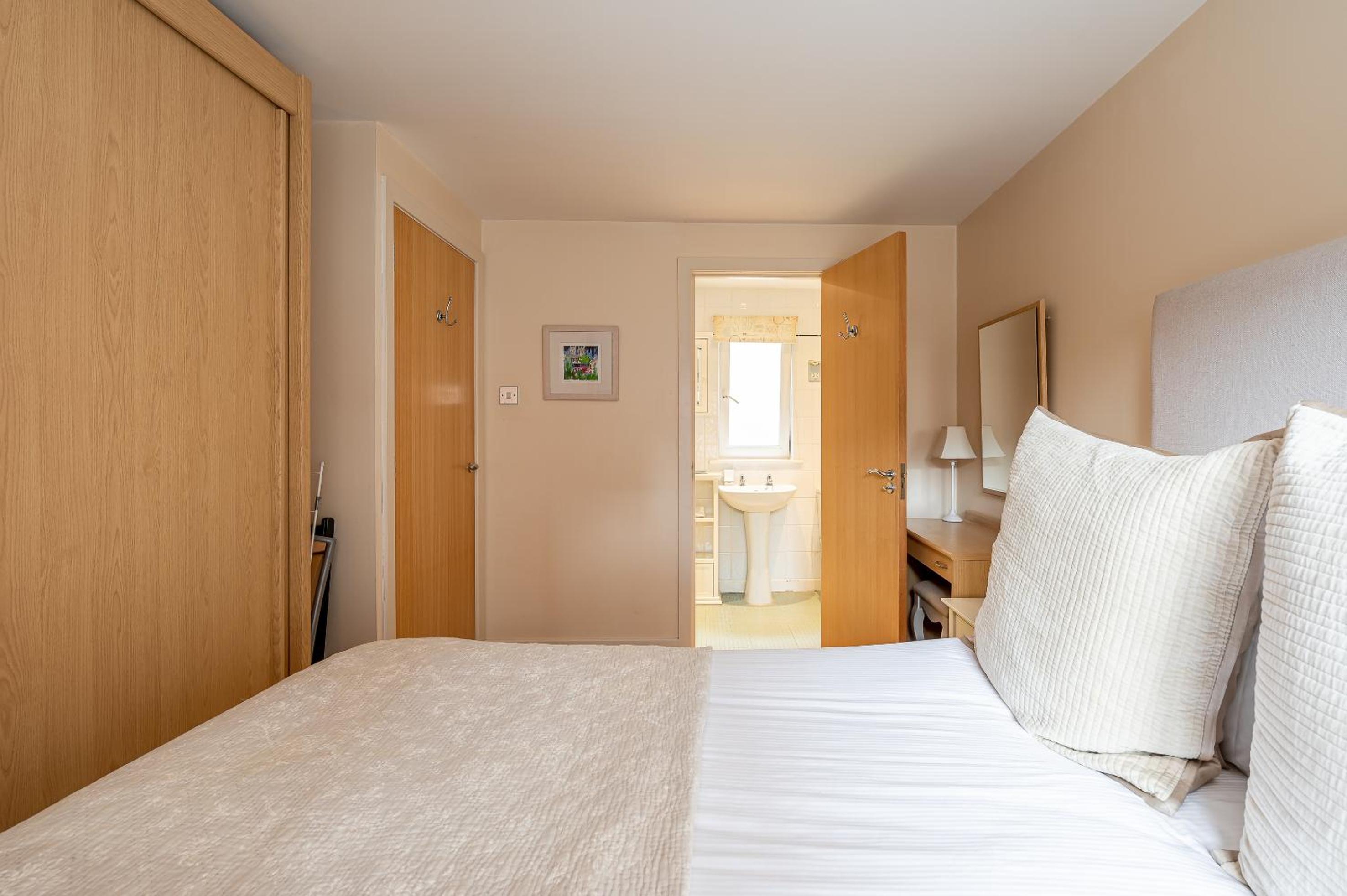 4 Crambeck Court photo 2