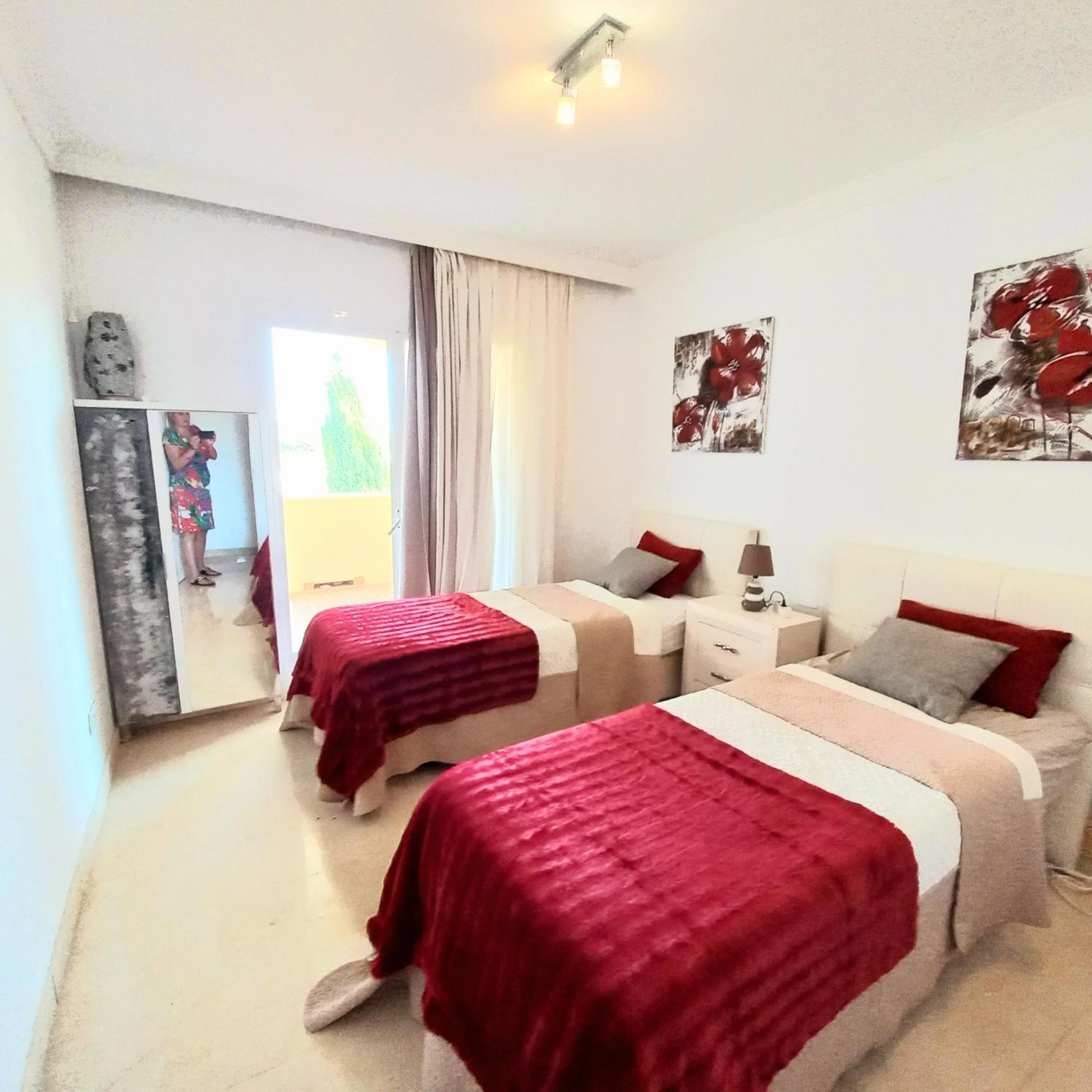 bedroom, with a share bathroom in a Bed and breakfast place