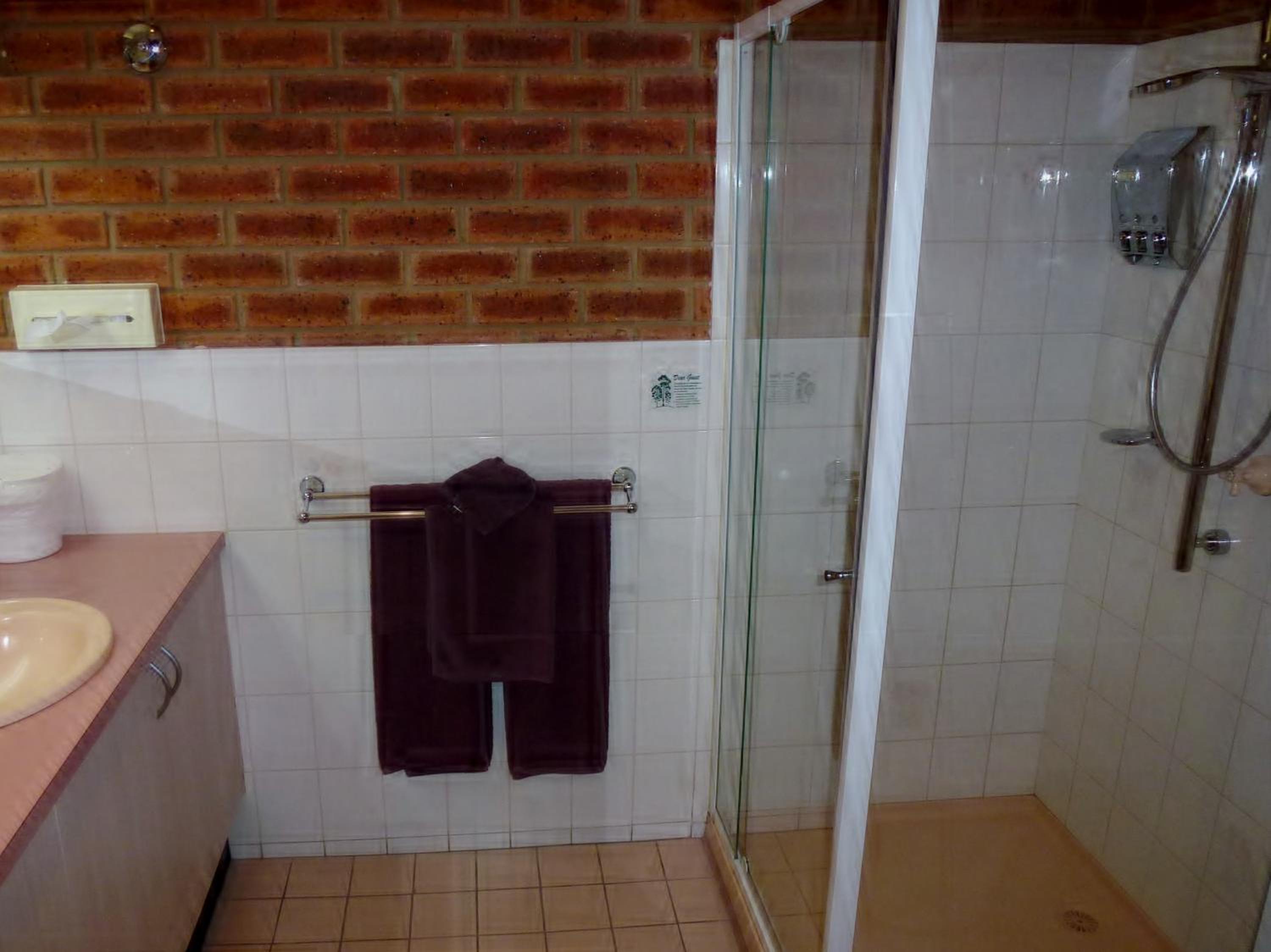 Colonial Motor Inn Bairnsdale Golden Chain Property