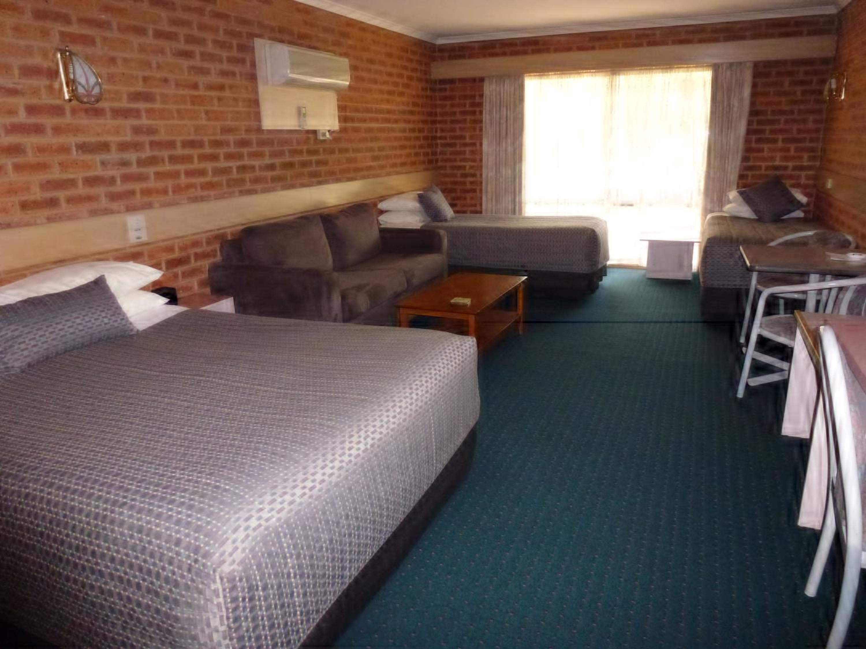 Colonial Motor Inn Bairnsdale Golden Chain Property
