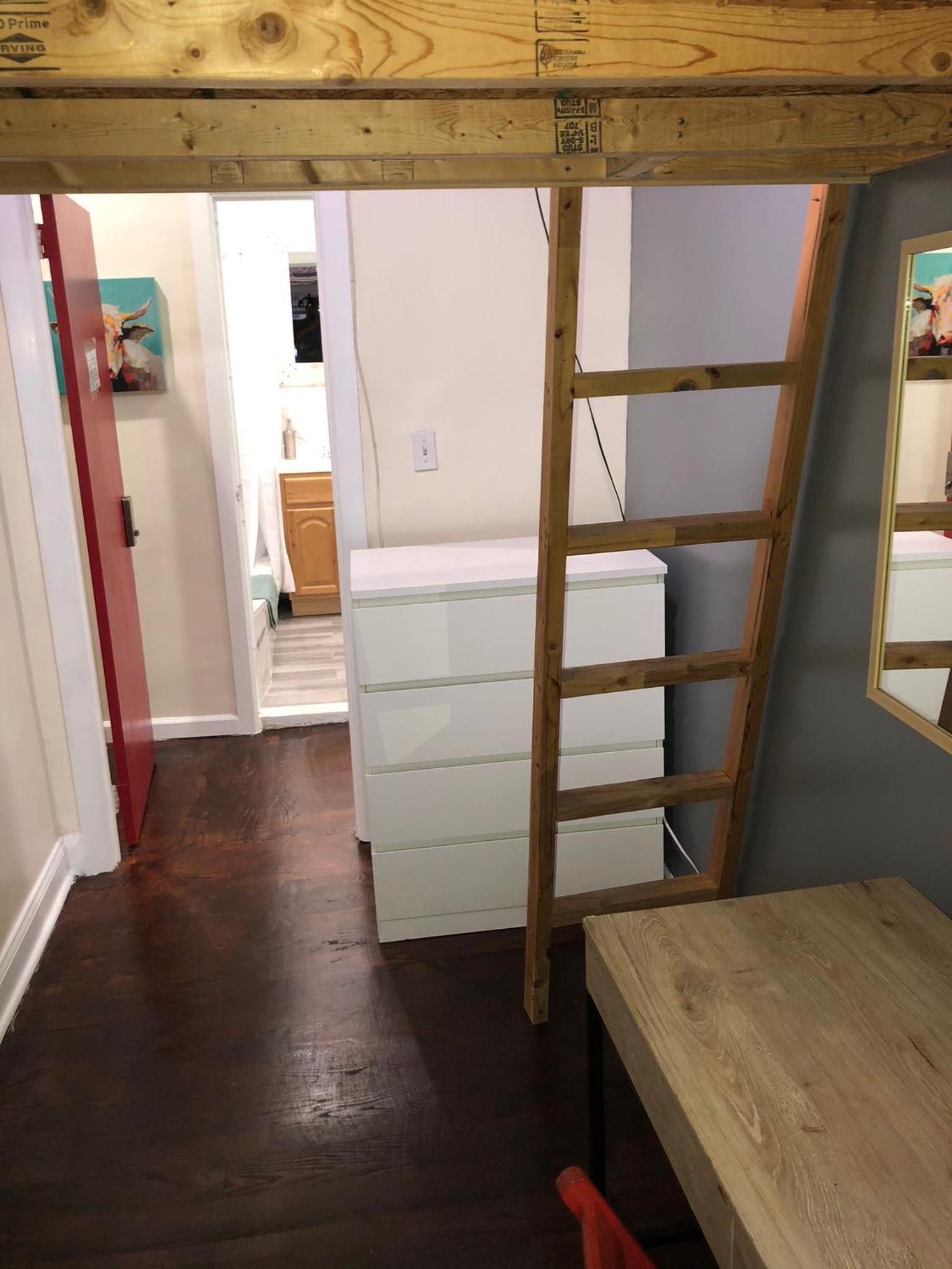 private room in a shared apartment 15 minutes to times square!