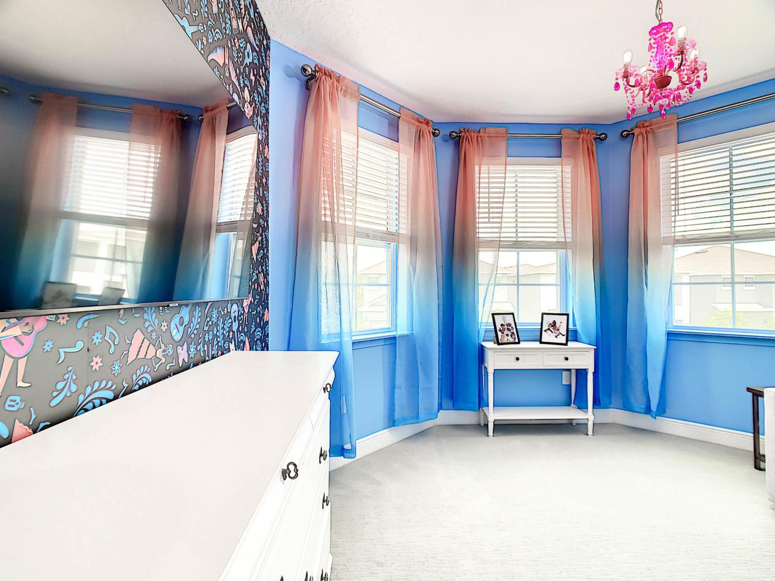 Stunning 11 Bedroom Themed House with Huge Pool Near Disney