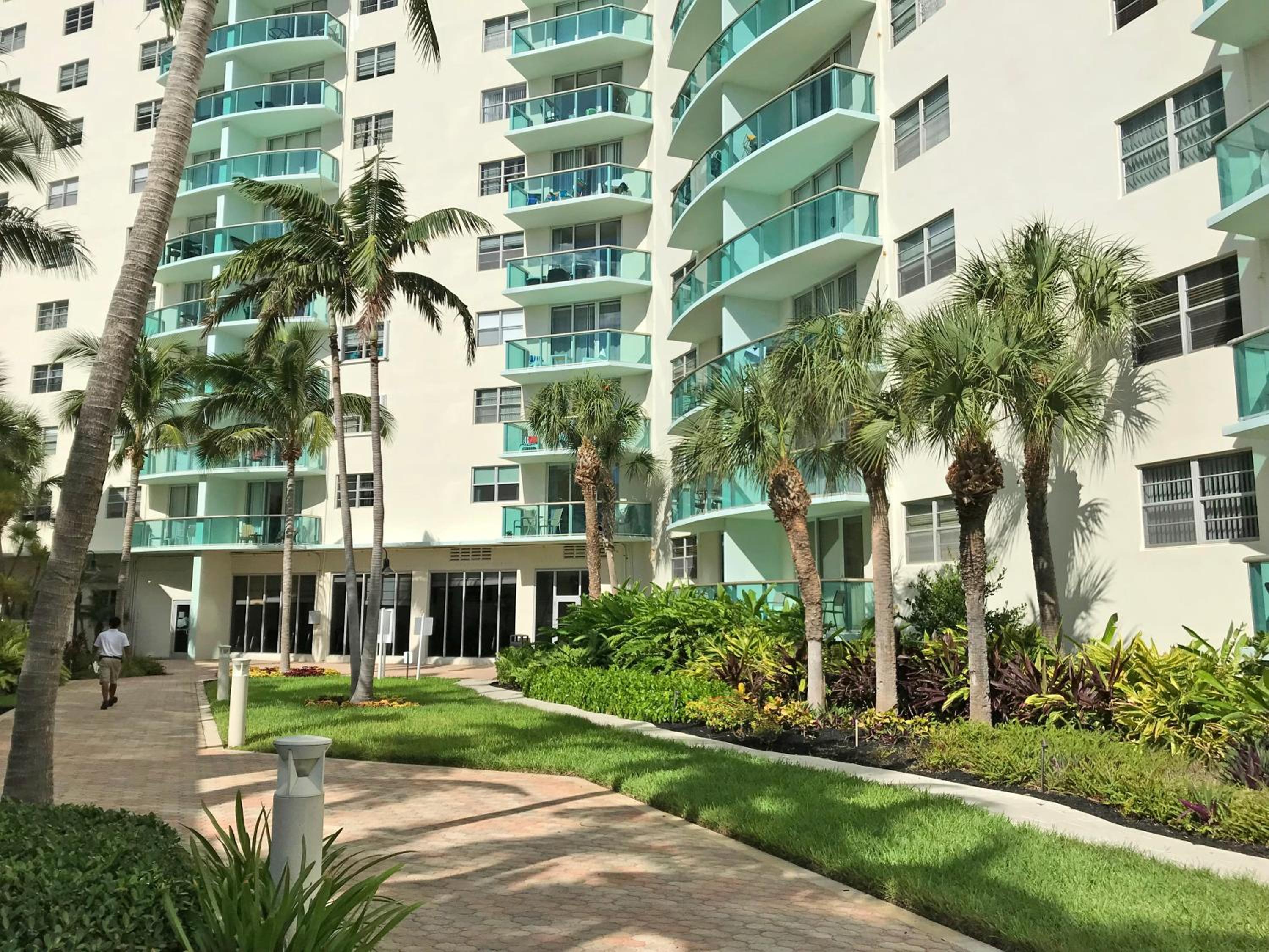 THE TIDES 2 bedrooms 9th floor WE ARE ON THE BEACH! view 5