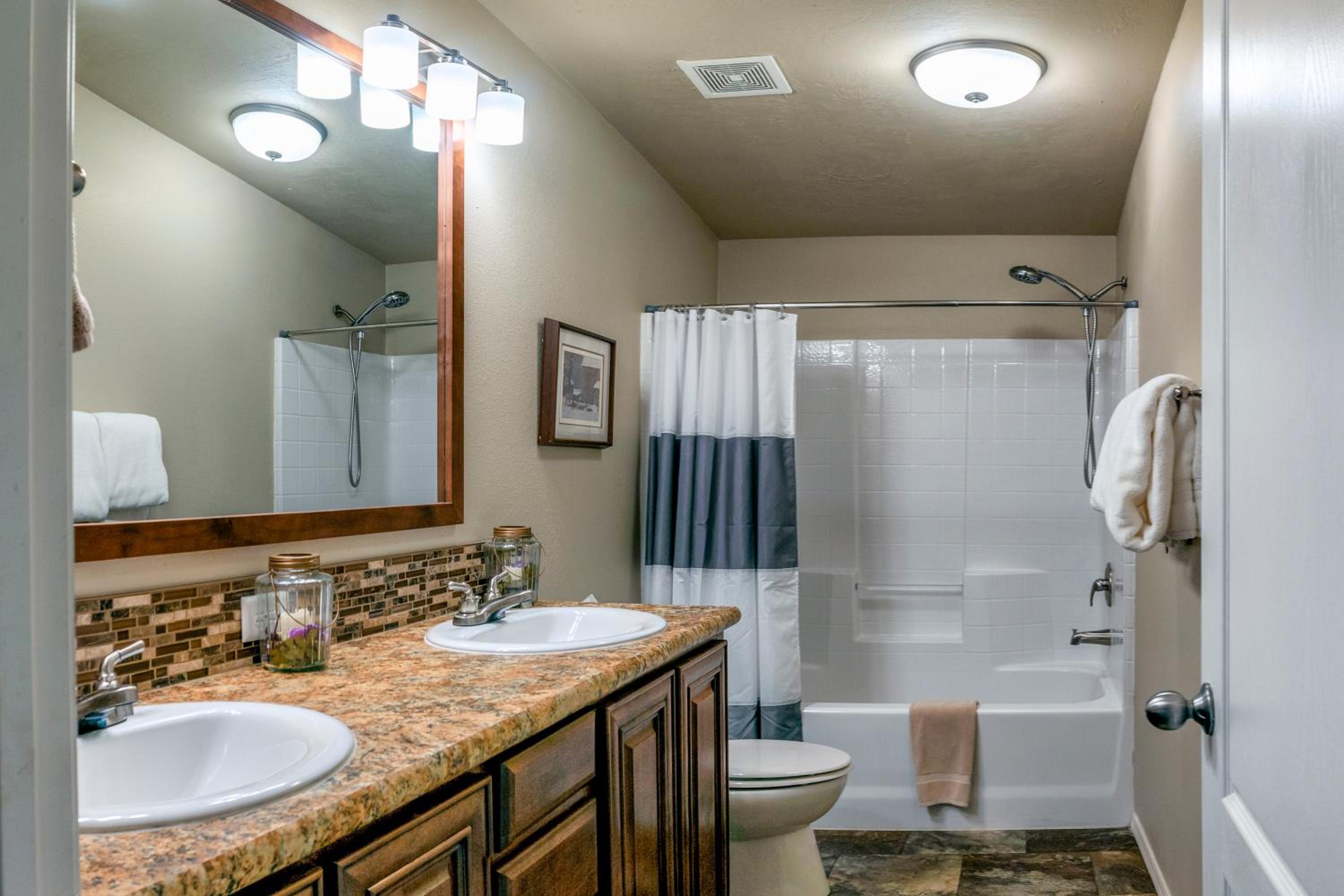 Ashland Vacations - Callahan's Mountain Lodge - Property Image 28