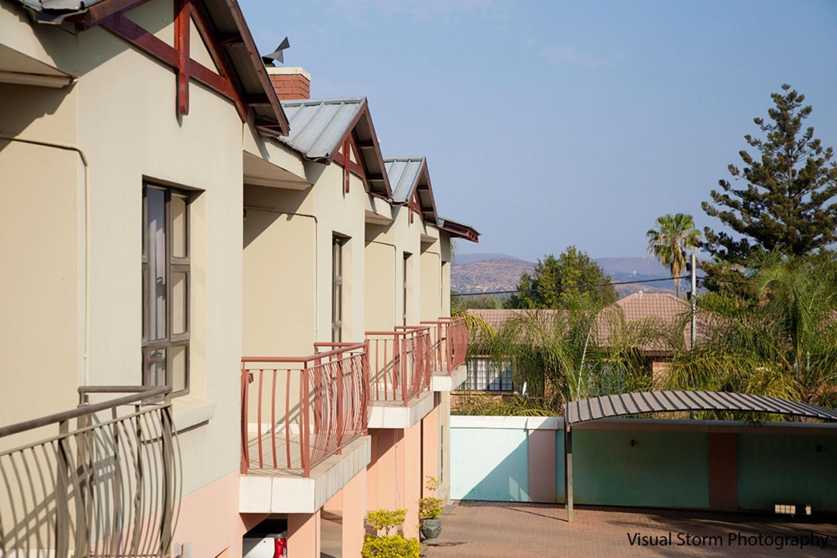 Palm Valley Inn And Day Spa