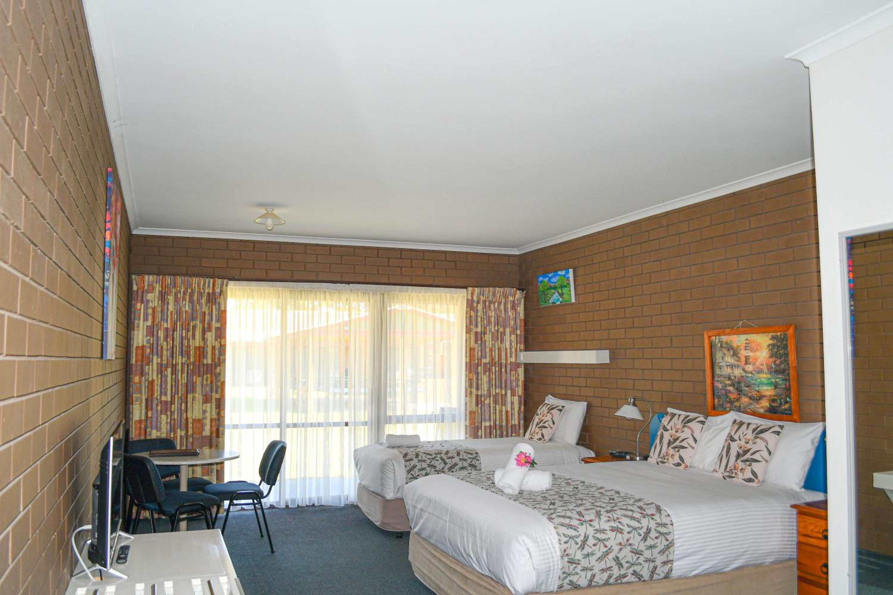 Barooga Country Inn Motel