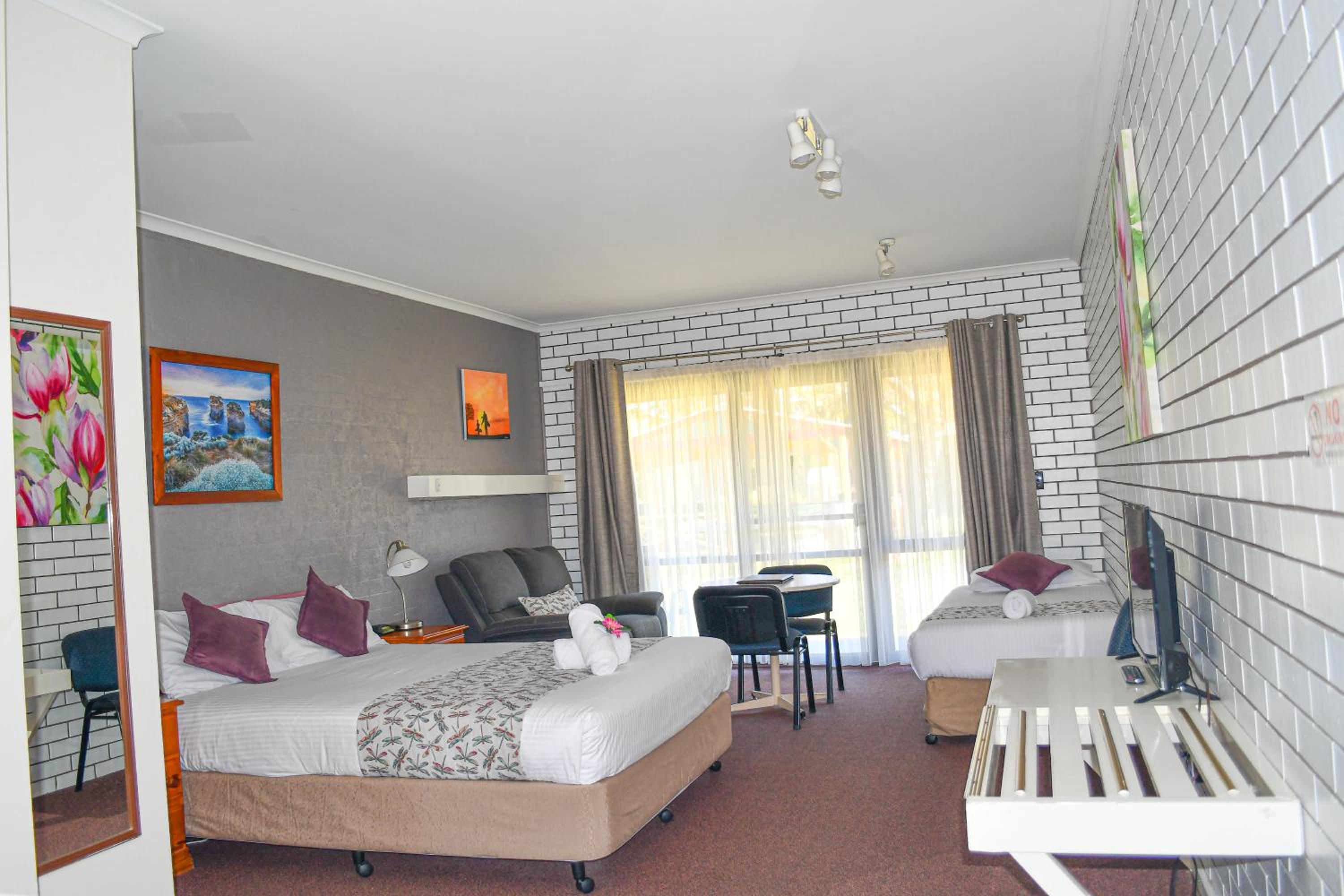Barooga Country Inn Motel
