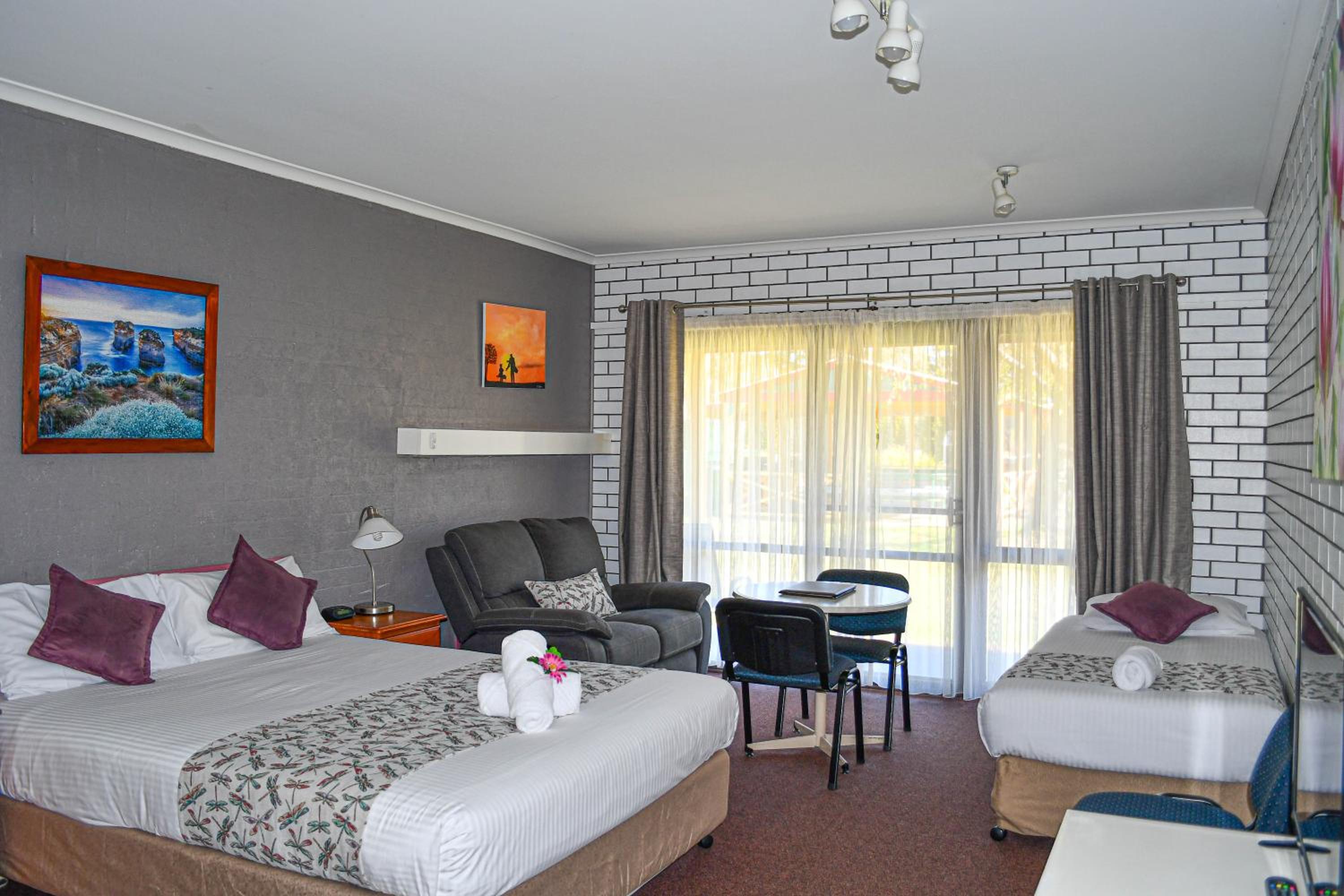 Barooga Country Inn Motel