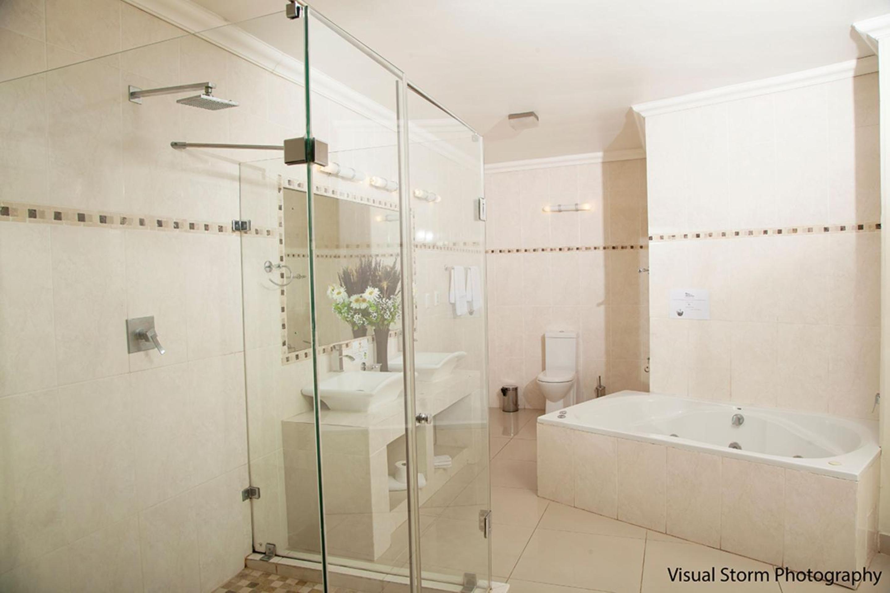 Palm Valley Inn And Day Spa