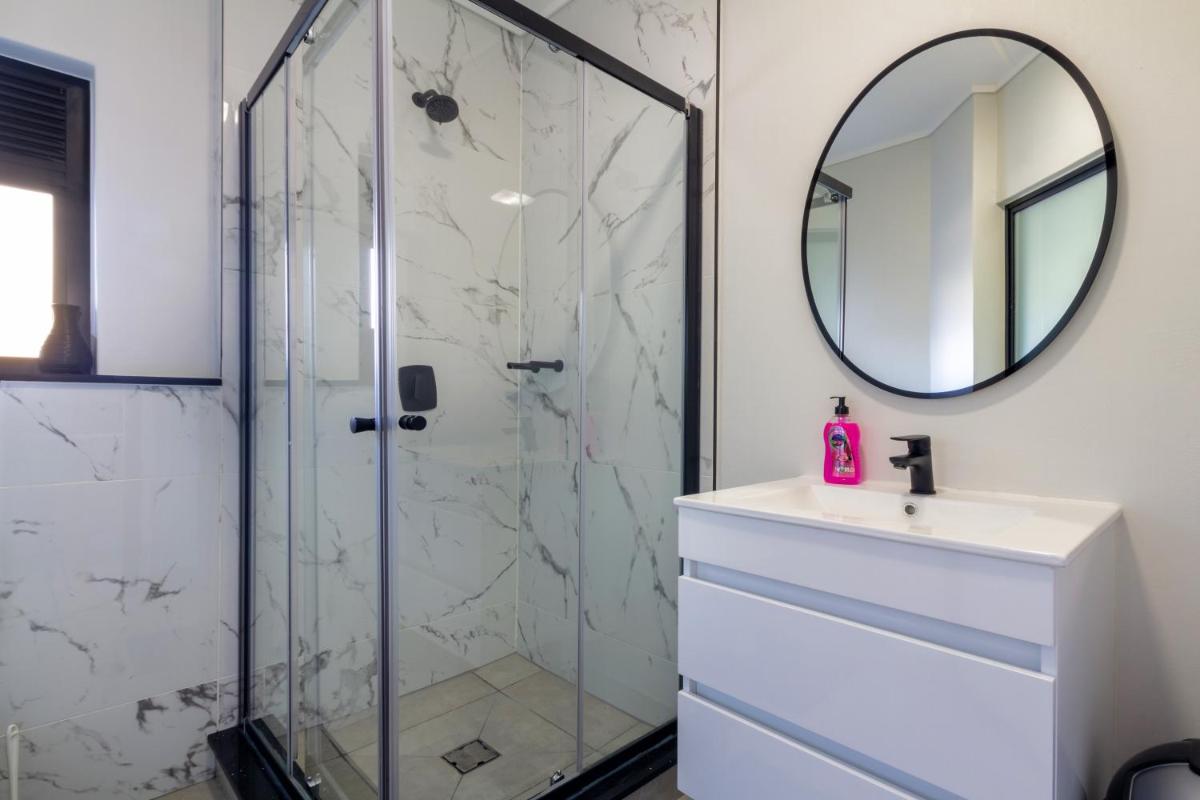 Lovely 1 Modern bedroom in Waterfall City, Midrand, photo 5 of 23