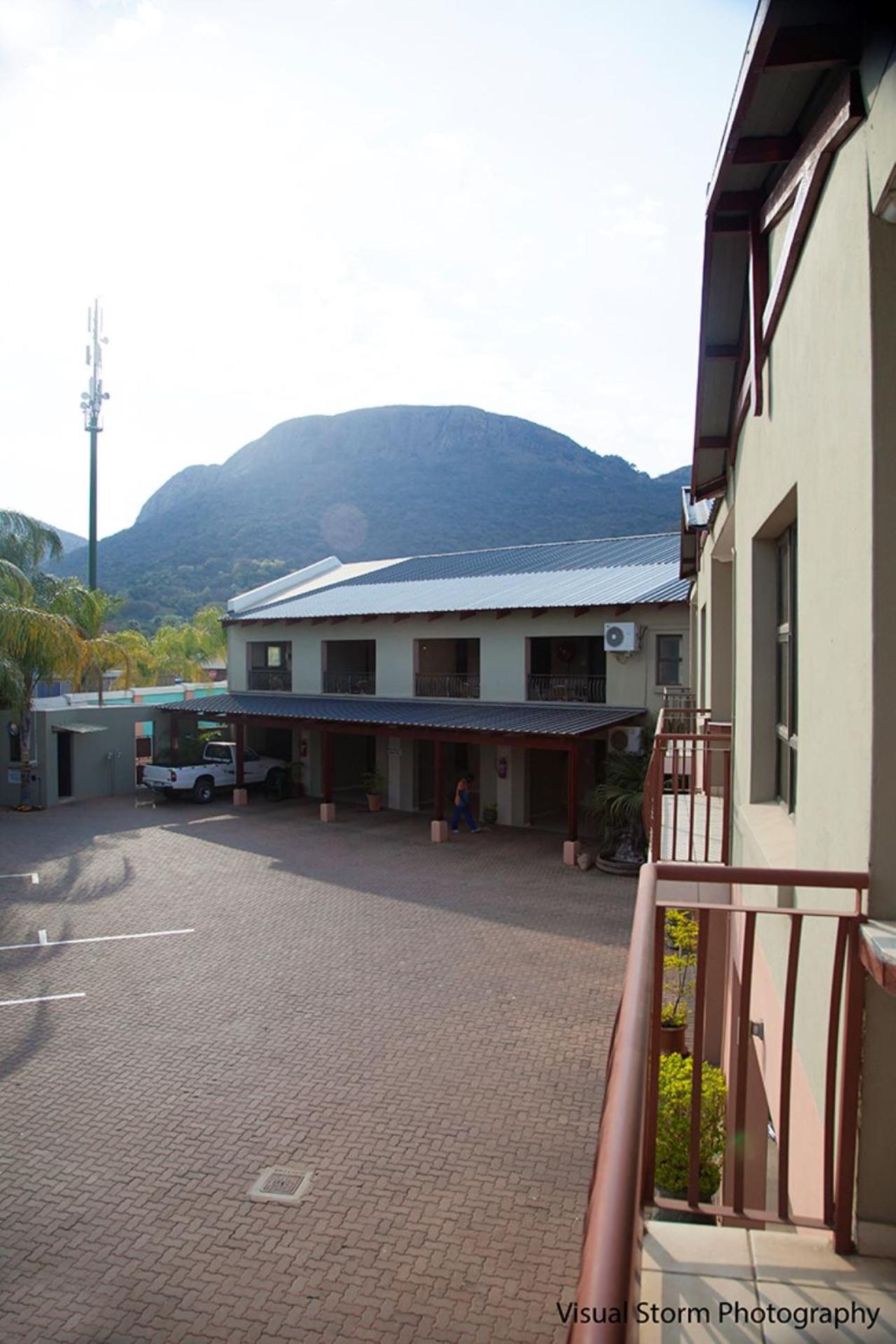 Palm Valley Inn And Day Spa