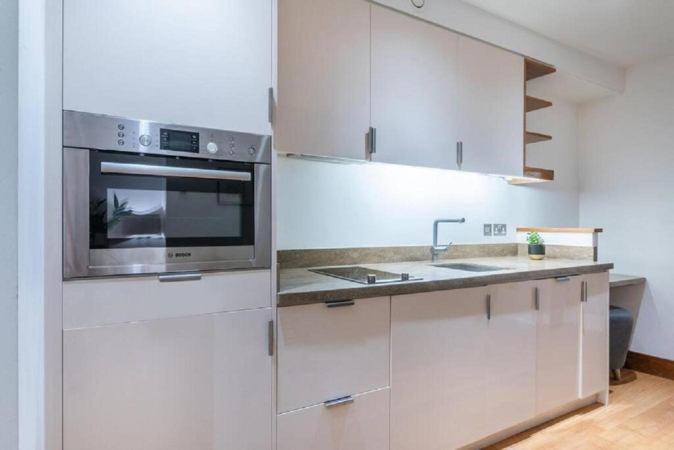 Studio - Tower Hill - City Centre by Prime London Stays N-4