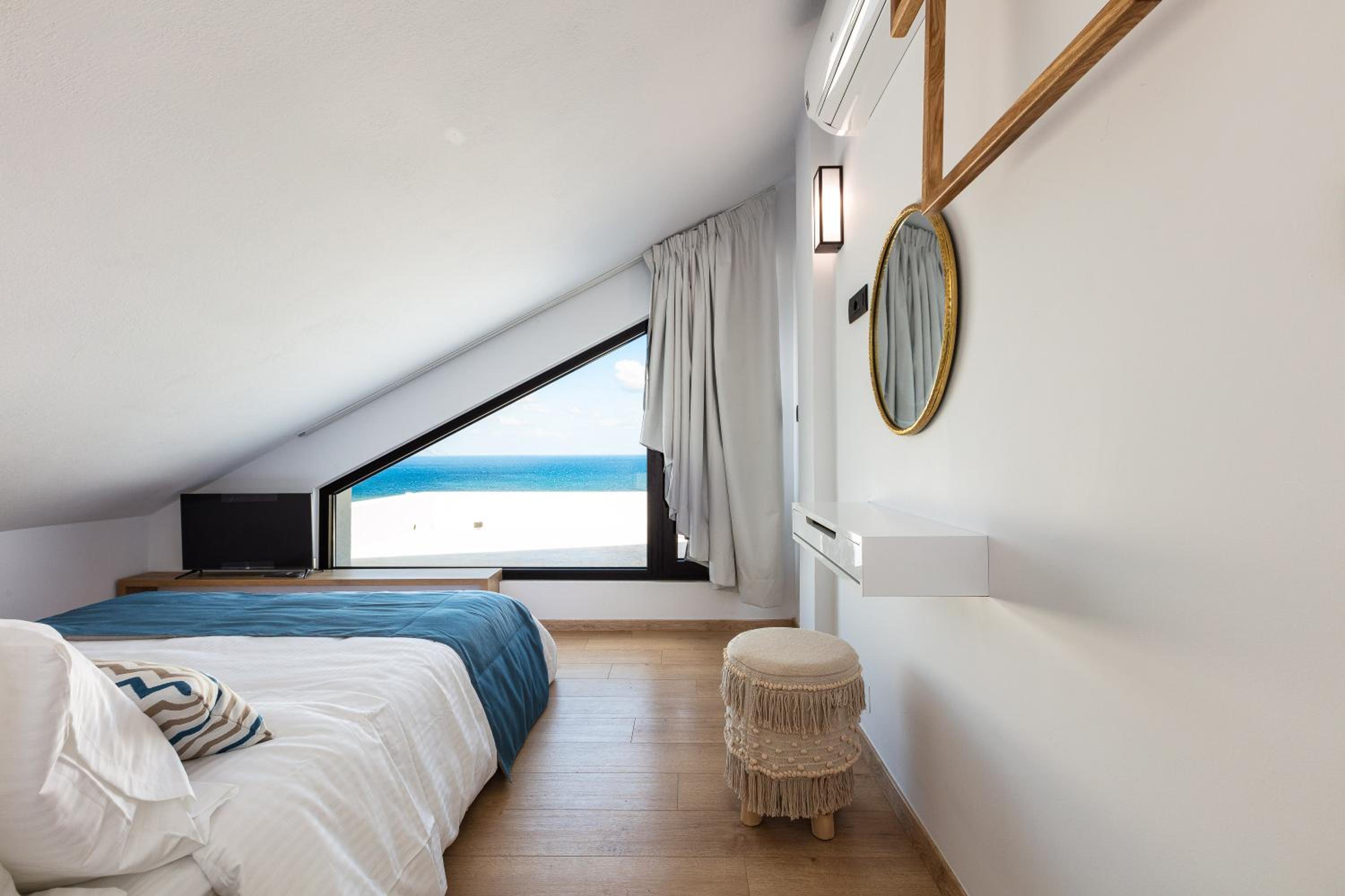 Mageia Exclusive Residence - Twin Villas & Sports Facilities by etouri