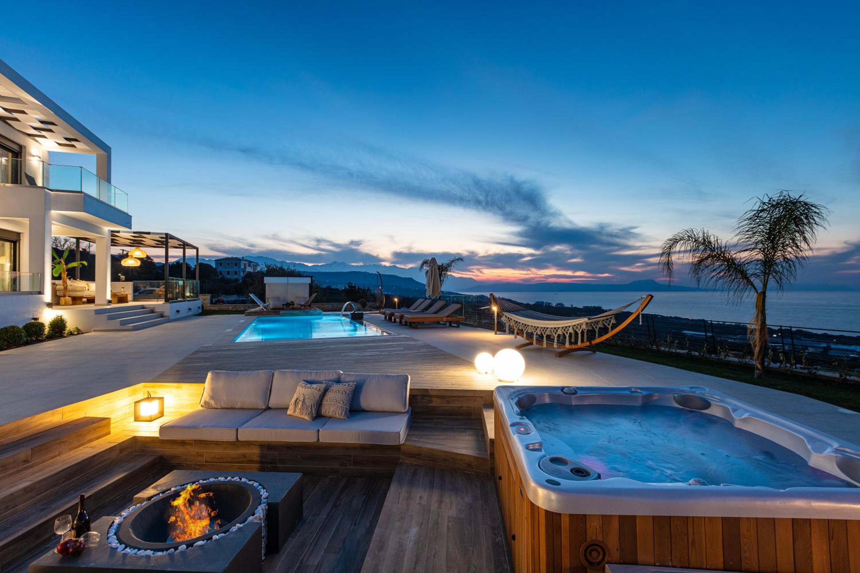 Mageia Exclusive Residence - Twin Villas & Sports Facilities by etouri