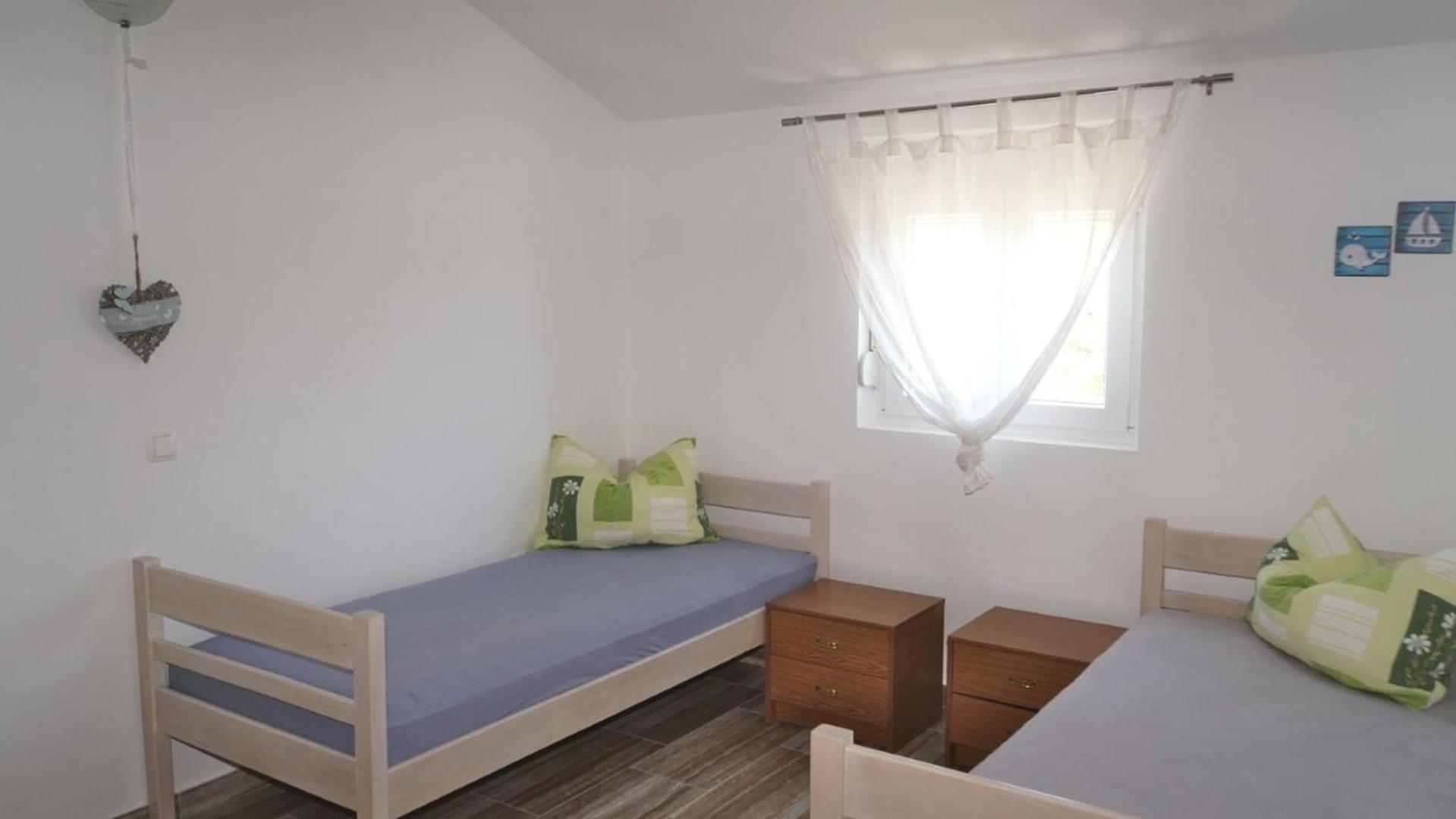 Apartment Lavanda with three bedrooms - TA Leut Agency view 4
