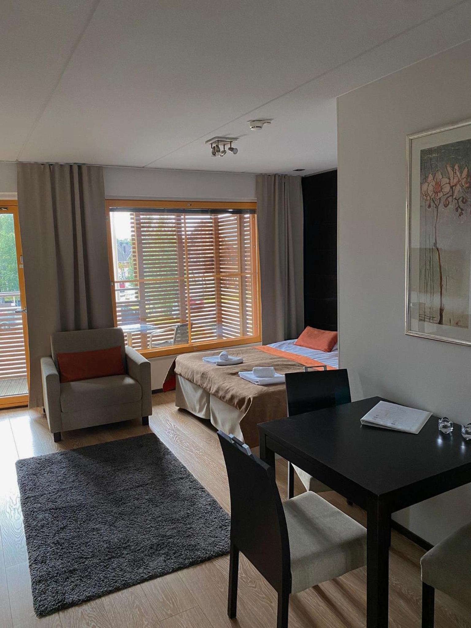 Levi Suites Levi Gold