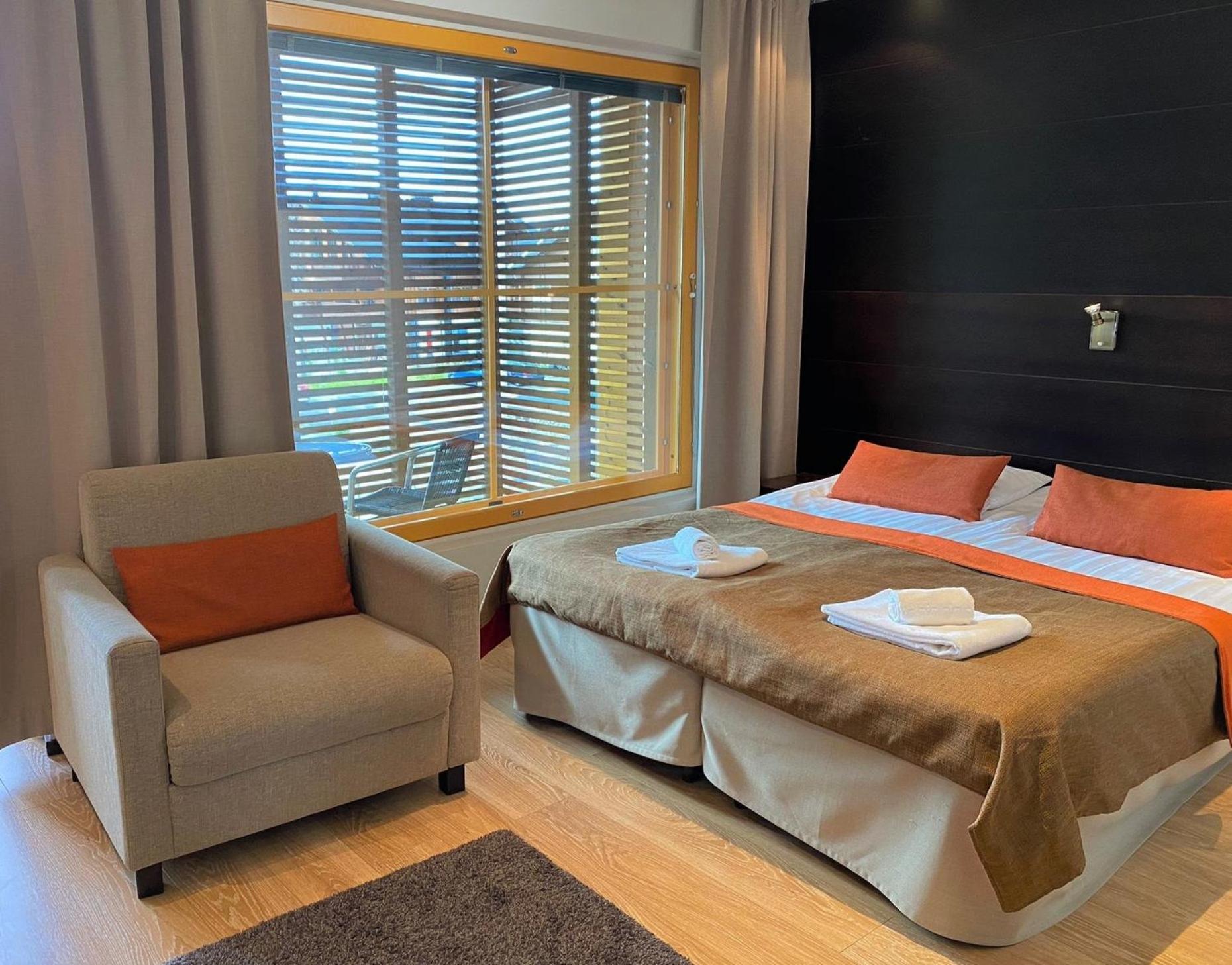 Levi Suites Levi Gold