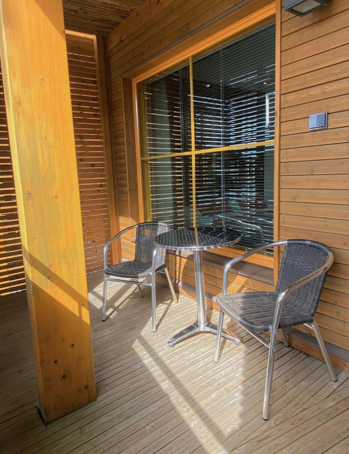 Levi Suites Levi Gold