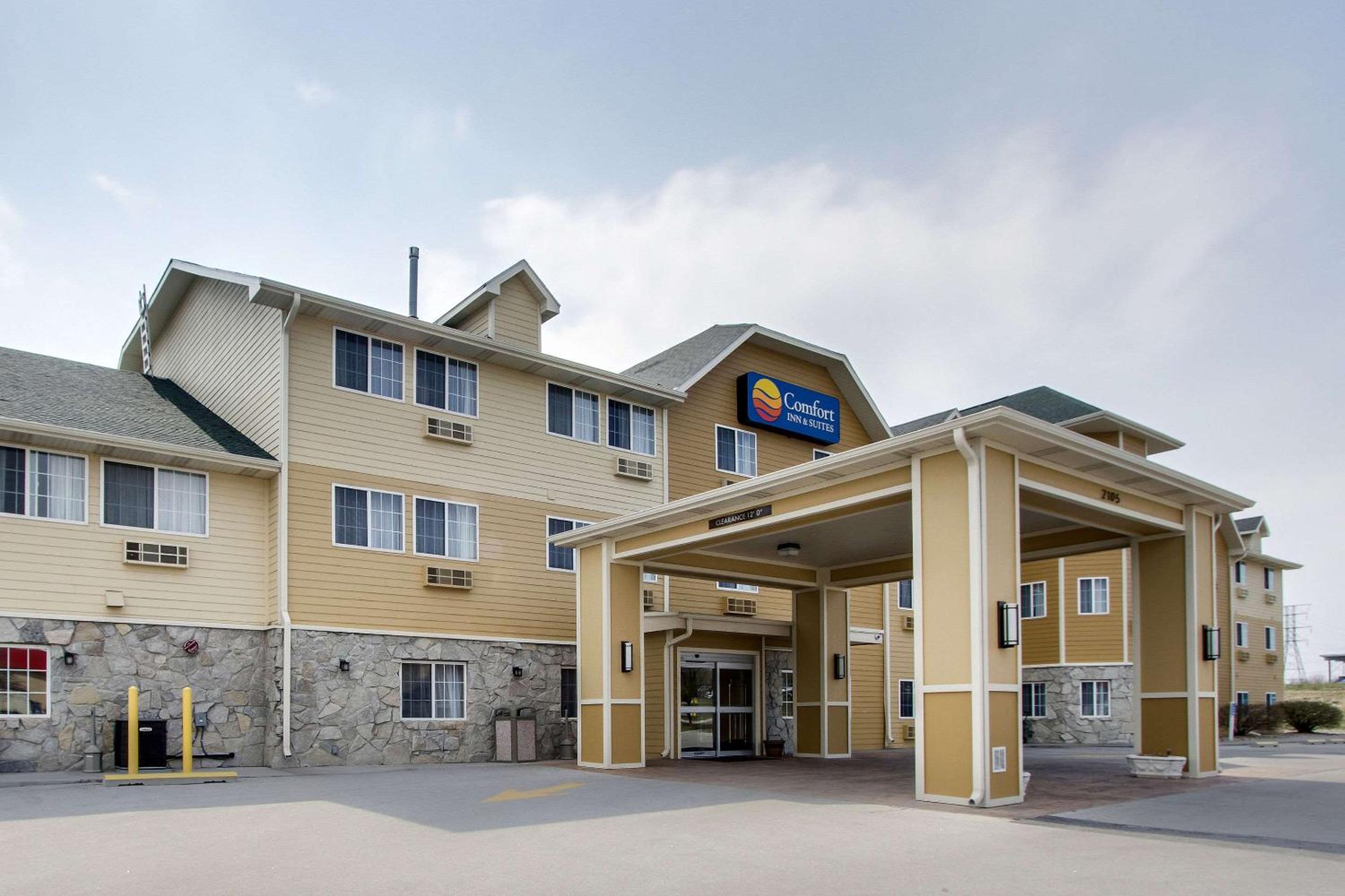 Hotel Comfort Inn & Suites Bellevue - Omaha Offutt AFB - Image 1