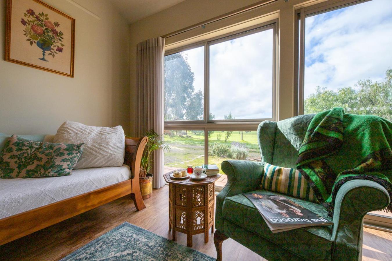 Meander Retreat - King Suite with rural views