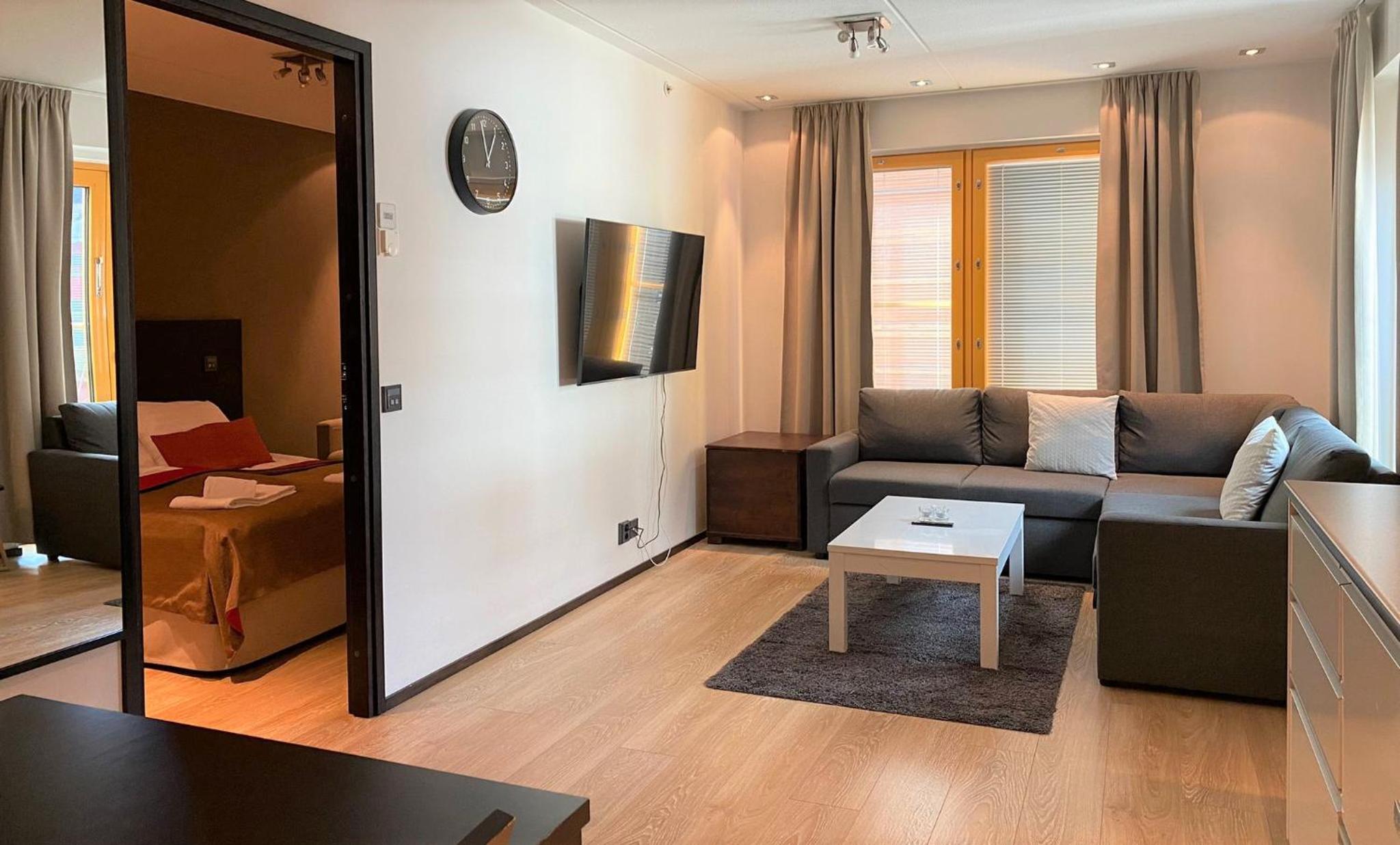 Levi Suites Levi Gold