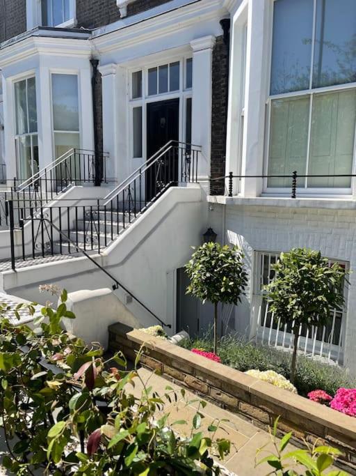Stylish 3-bedroom flat in Kensington