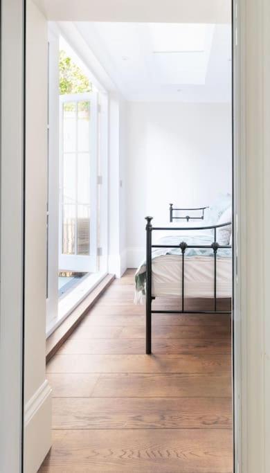 Stylish 3-bedroom flat in Kensington
