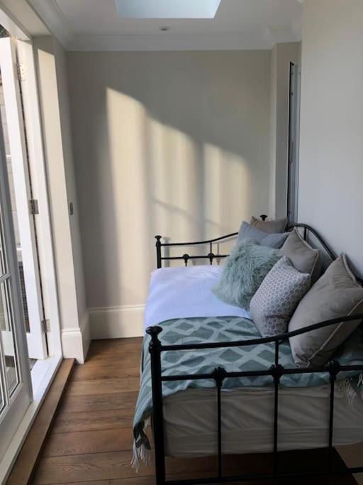 Stylish 3-bedroom flat in Kensington