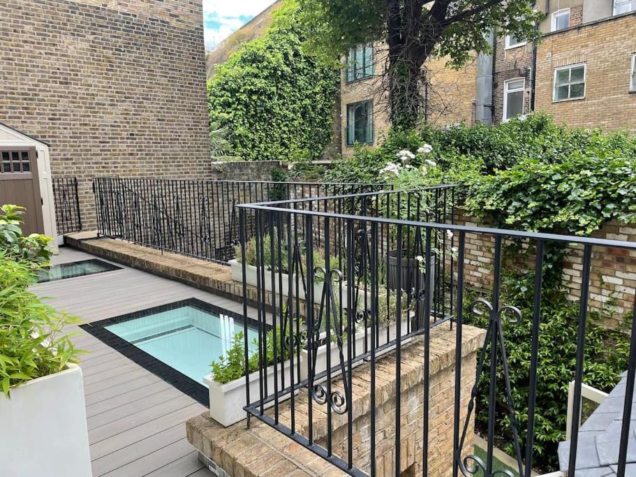 Stylish 3-bedroom flat in Kensington